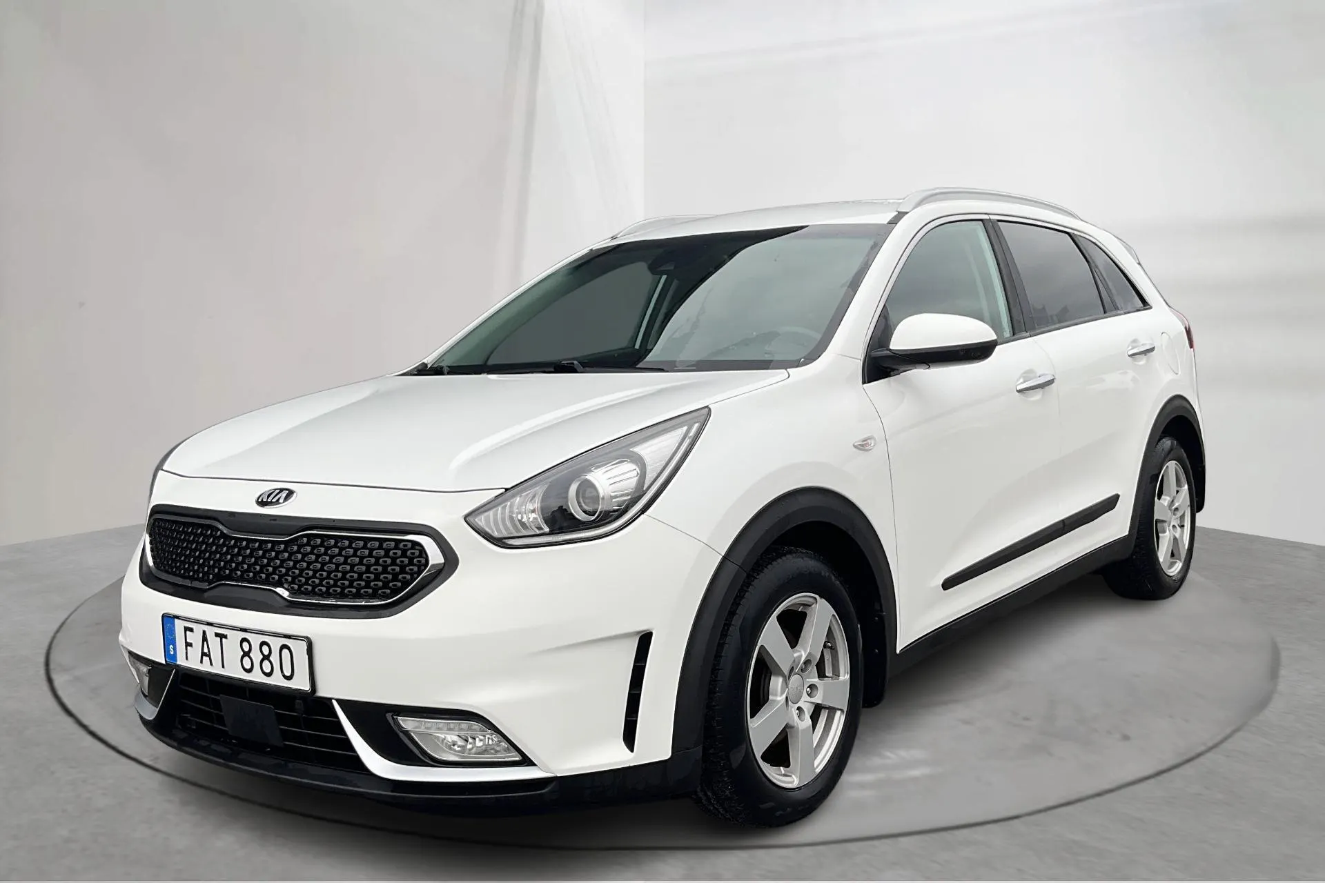 Presentationsfoto 1 av 17: KIA Niro Hybrid 1.6 (141hk) - 15 031 mil - Automat - vit - 2018