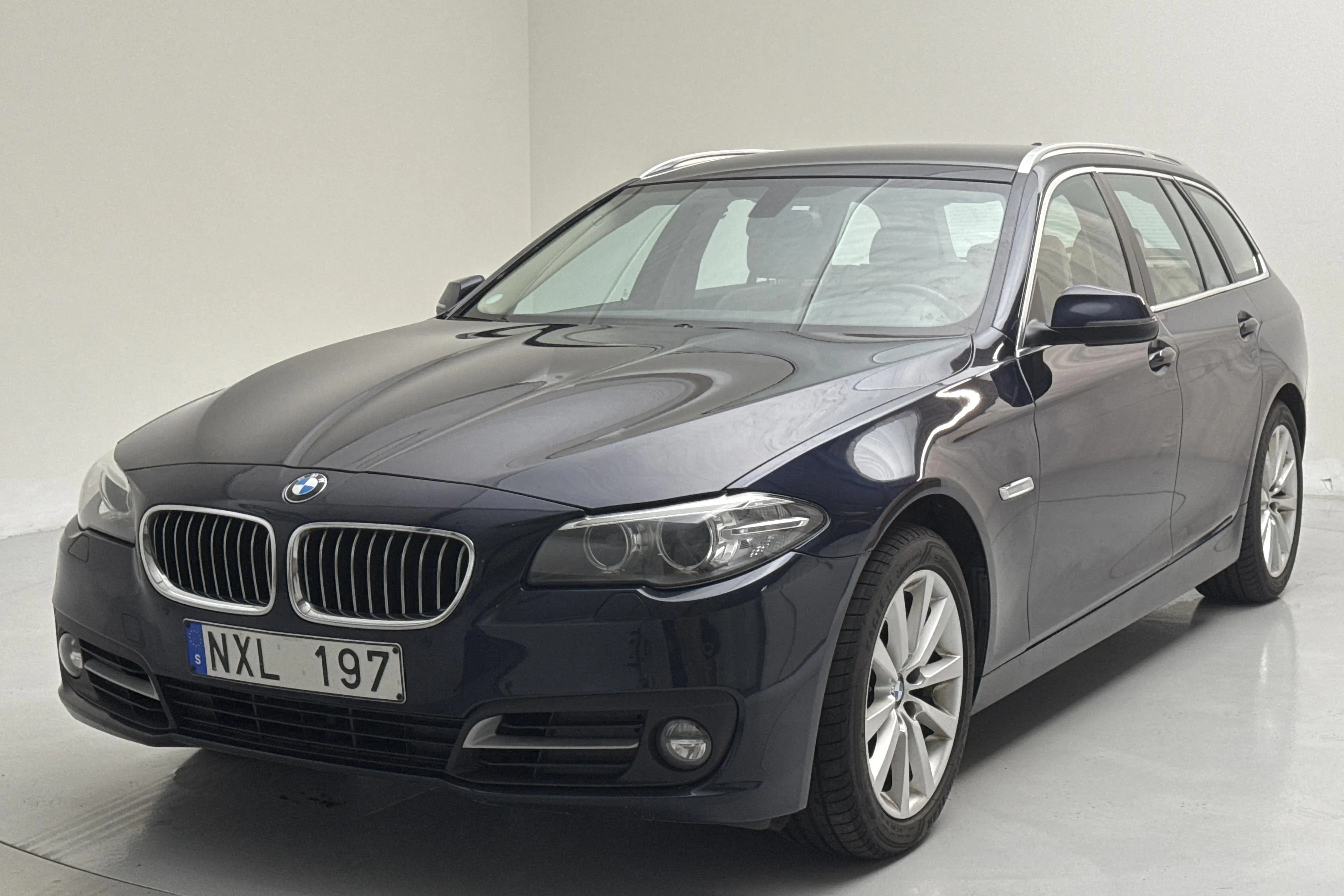 Presentation photo 1 of 13: BMW 520d xDrive Touring, F11 (184hk) - 193 980 km - Automatic - blue - 2014