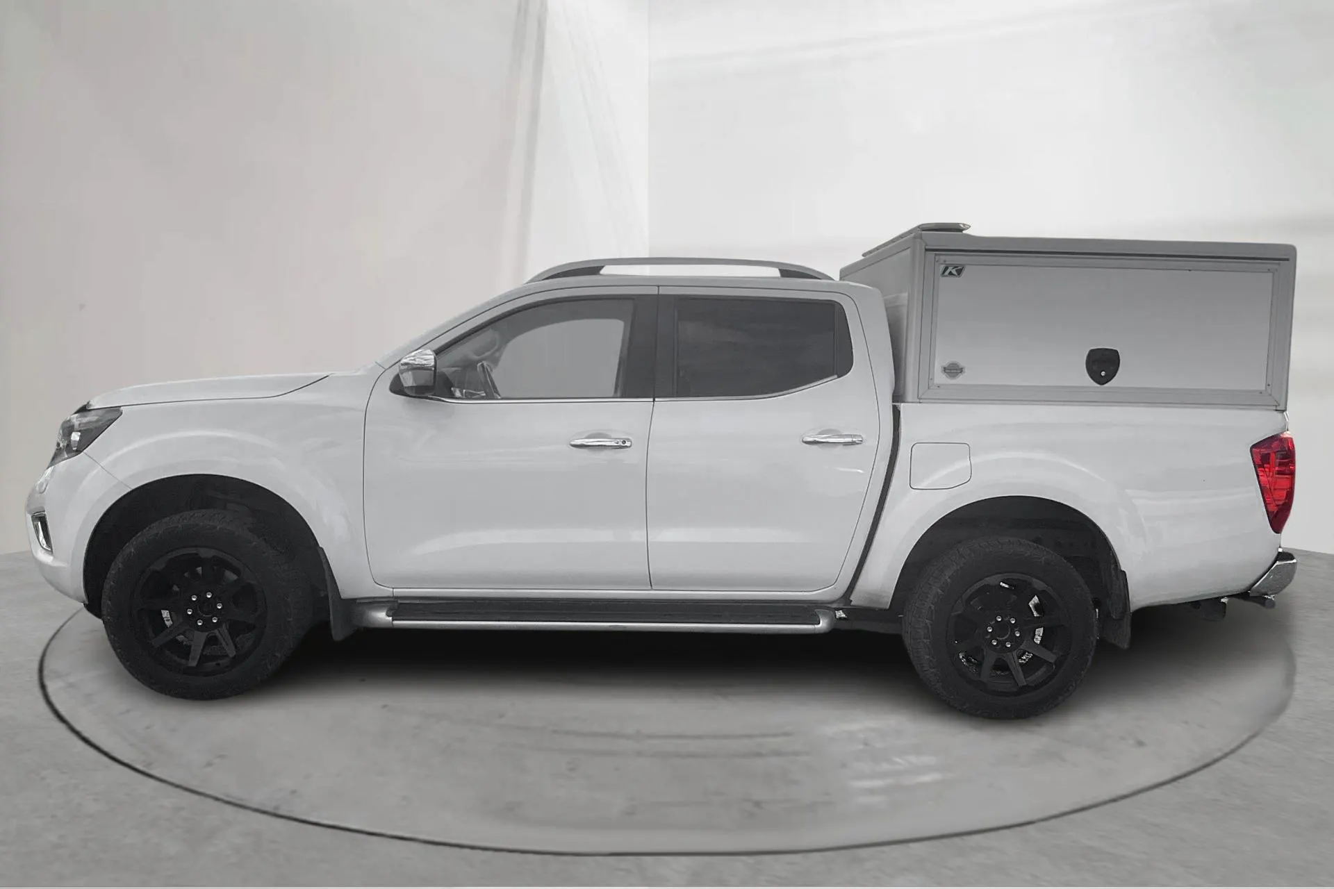 Presentationsfoto 2 av 15: Nissan Navara 2.3 dCi 4x4 (190hk) - 13 424 mil - Automat - vit - 2021