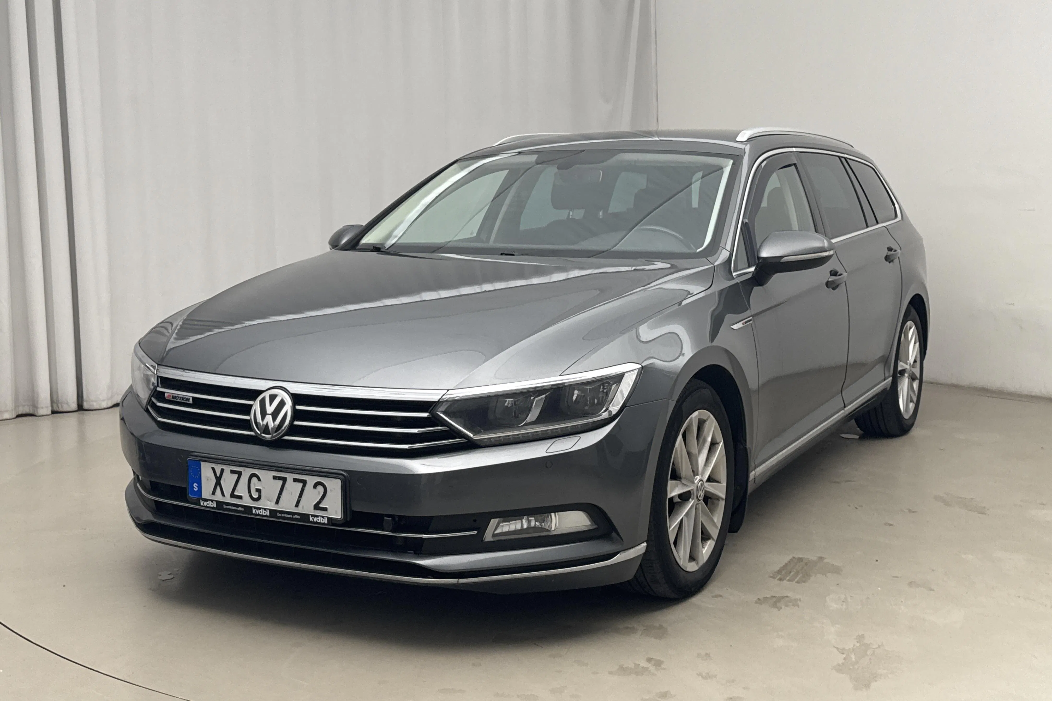 Presentationsfoto 1 av 16: VW Passat 2.0 TDI Sportscombi 4MOTION (190hk) - 17 774 mil - Automat - grå - 2015