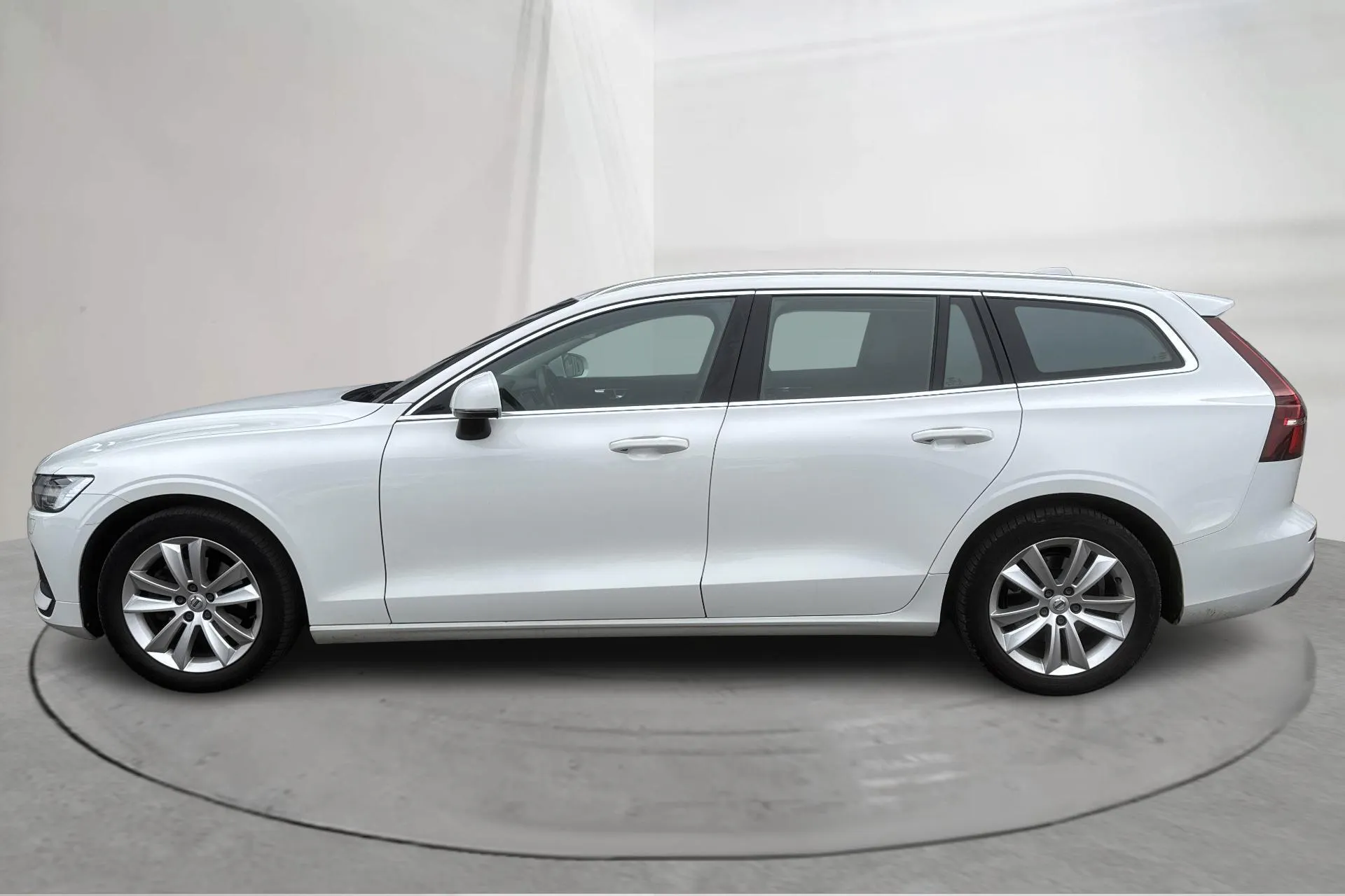 Presentation photo 2 of 17: Volvo V60 B4 Mildhybrid, Diesel (197hk) - 158 120 km - Automatic - white - 2021