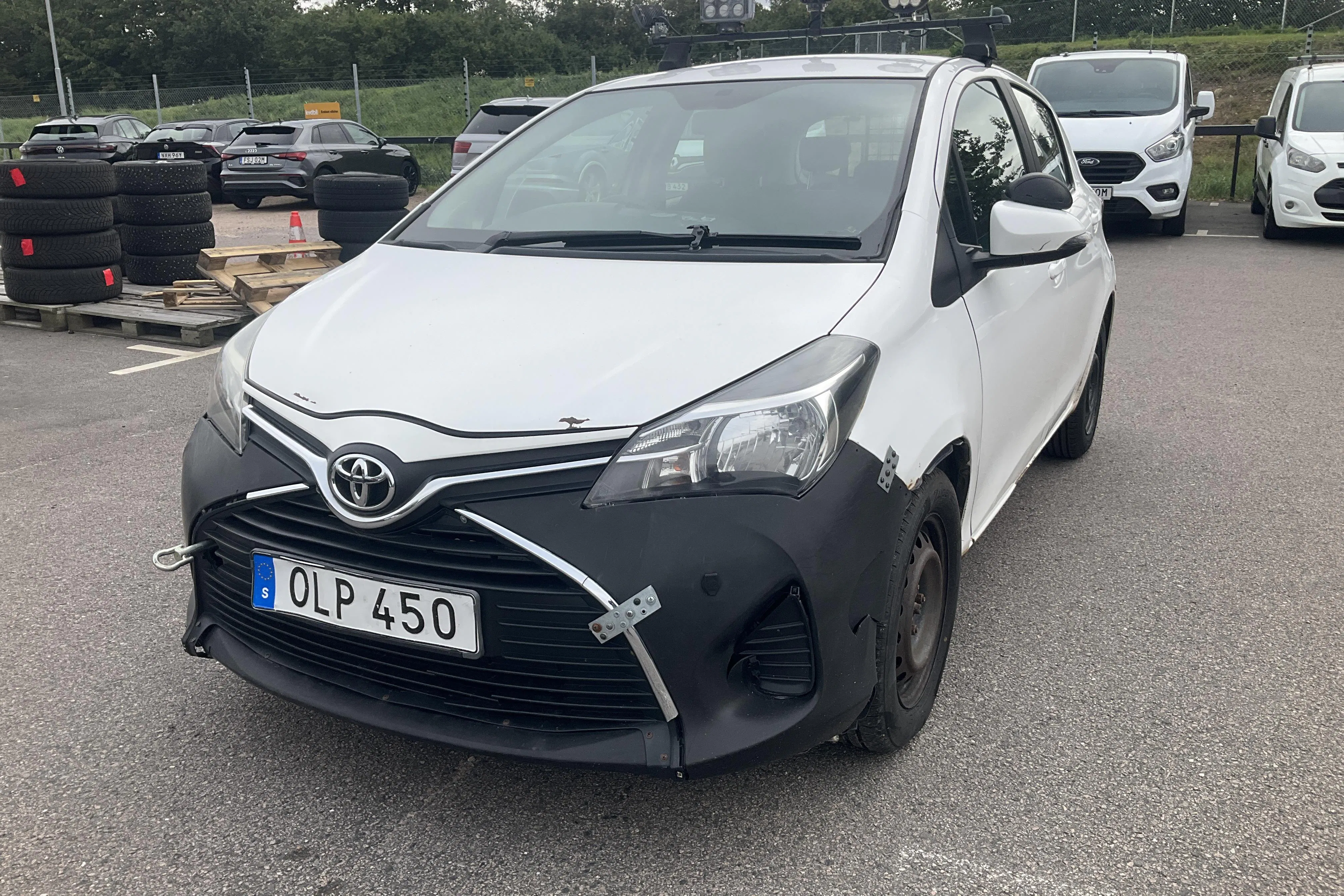 Presentationsfoto 1 av 12: Toyota Yaris 1.33 5dr (100hk) - 18 026 mil - Automat - vit - 2016