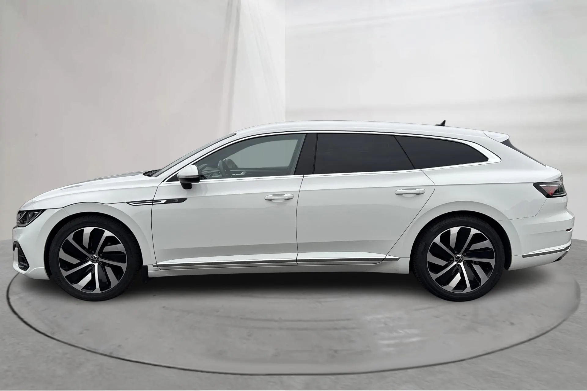 Presentation photo 2 of 16: VW Arteon 2.0 TDI 4MOTION (200hk) - 111 270 km - Automatic - white - 2021