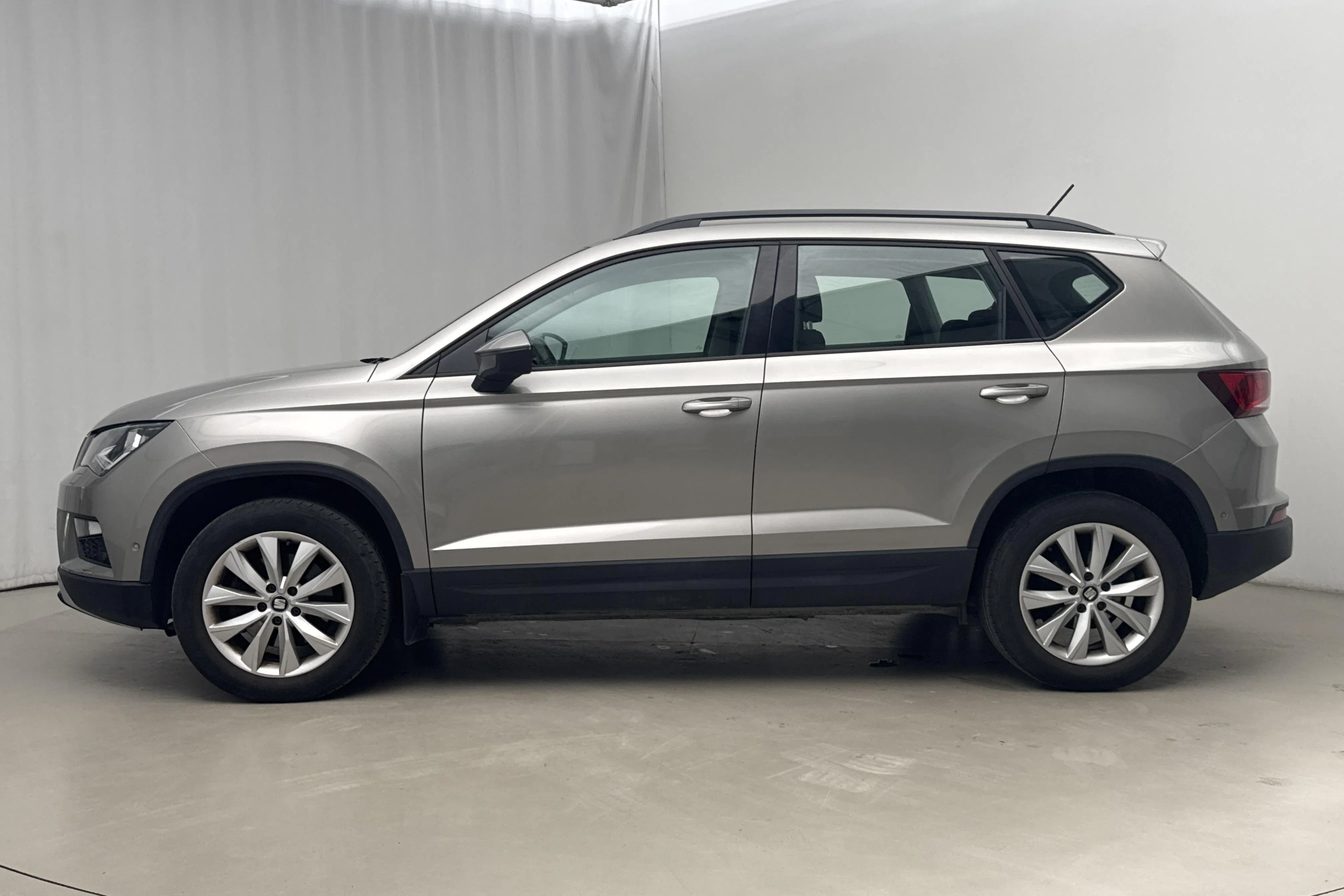Presentationsfoto 2 av 14: Seat Ateca 1.4 TSI ACT 4Drive (150hk) - 11 335 mil - Automat - Ljusbrun - 2018