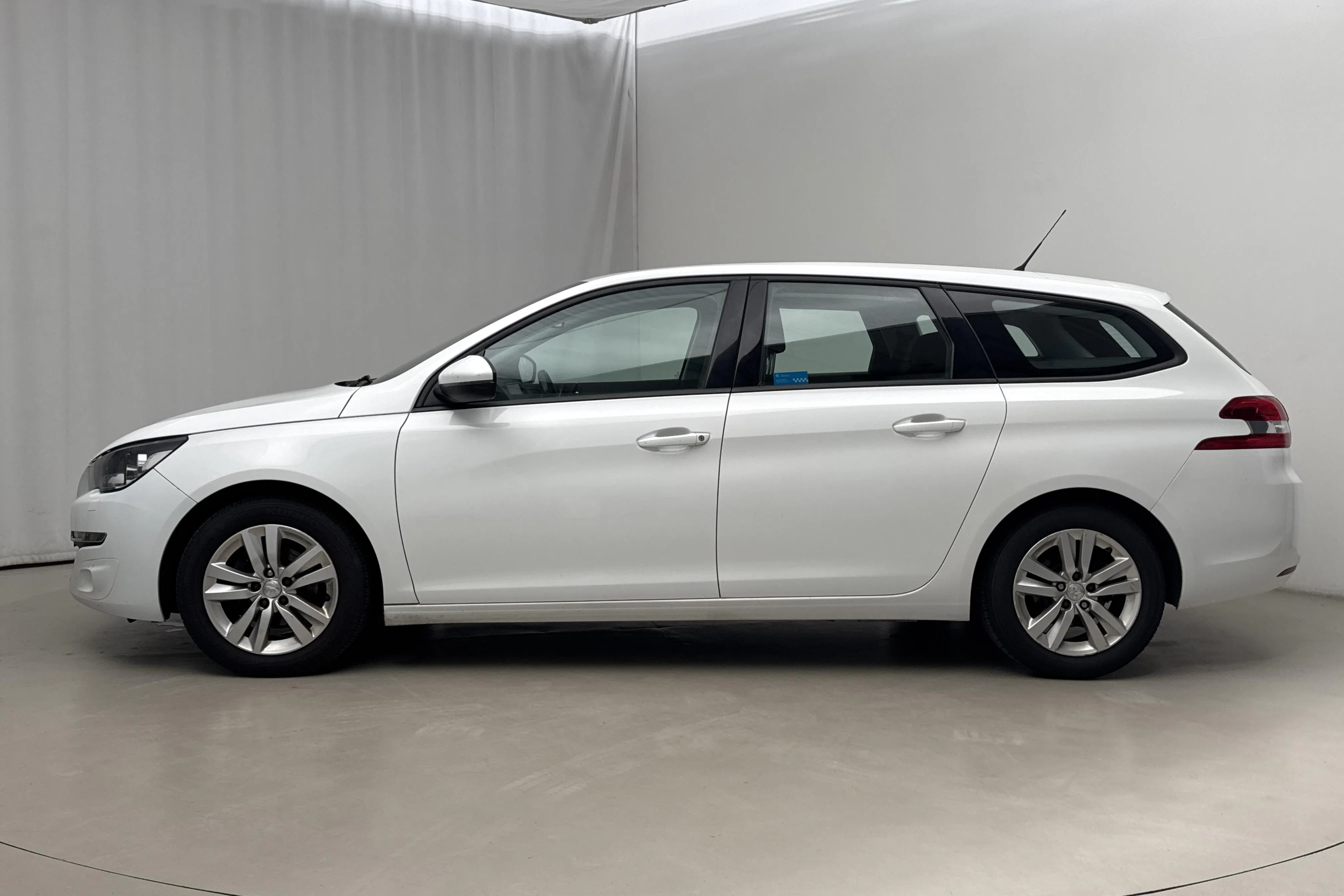 Presentationsfoto 2 av 14: Peugeot 308 SW BlueHDi (100hk) - 18 309 mil - Manuell - 2016