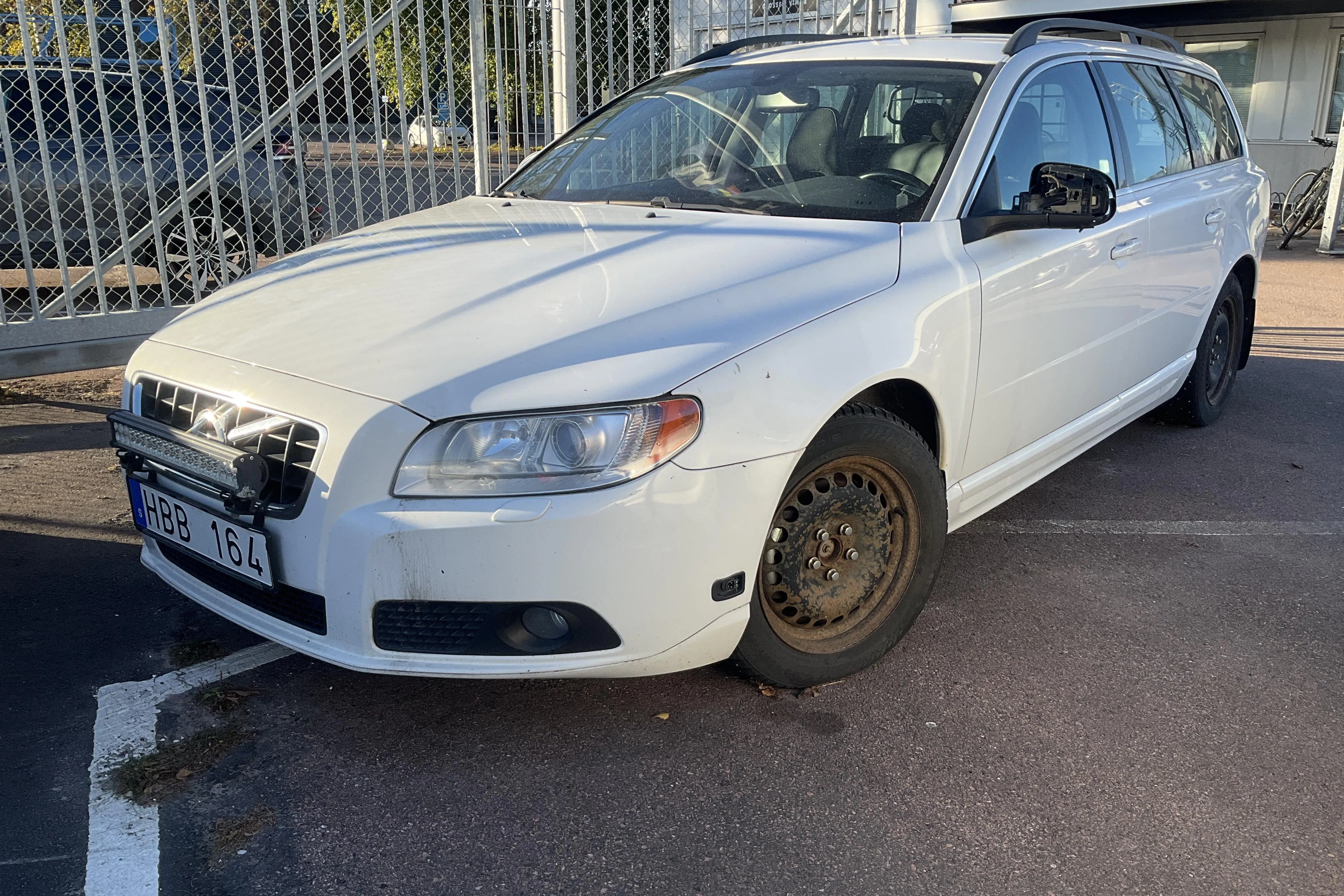 Presentation photo 1 of 11: Volvo V70 II 1.6D DRIVe (109hk) - 174 270 km - Manual - white - 2010