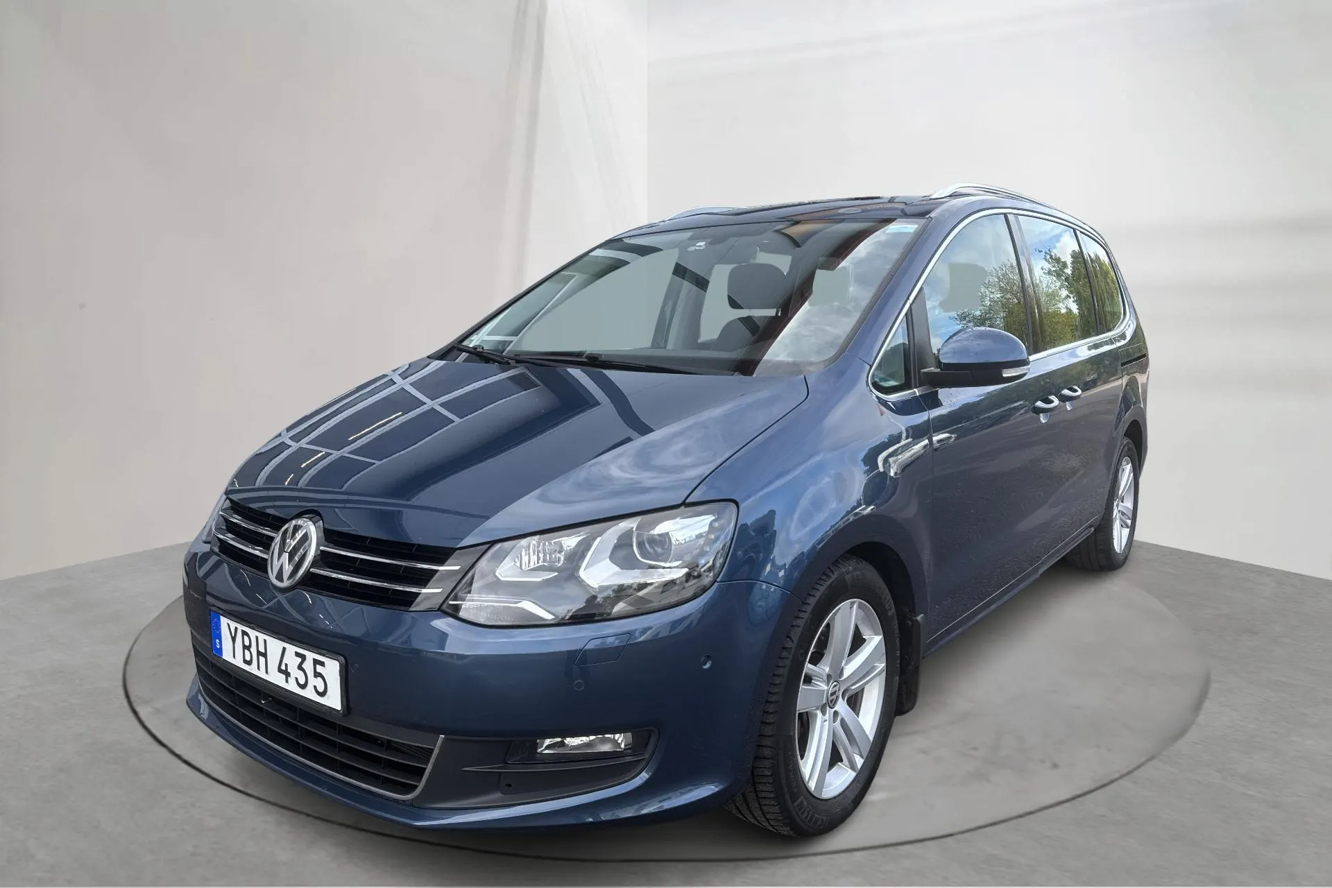 Presentation photo 1 of 21: VW Sharan 2.0 TDI (150hk) - 117 670 km - Automatic - blue - 2016