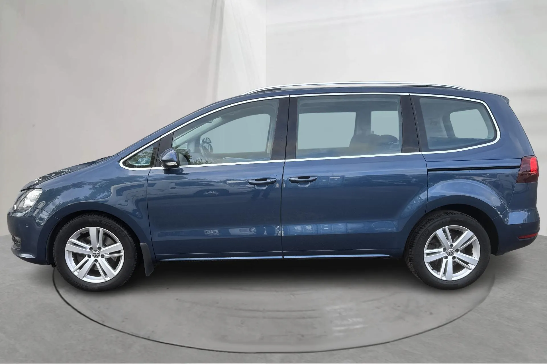 Presentation photo 2 of 21: VW Sharan 2.0 TDI (150hk) - 117 670 km - Automatic - blue - 2016