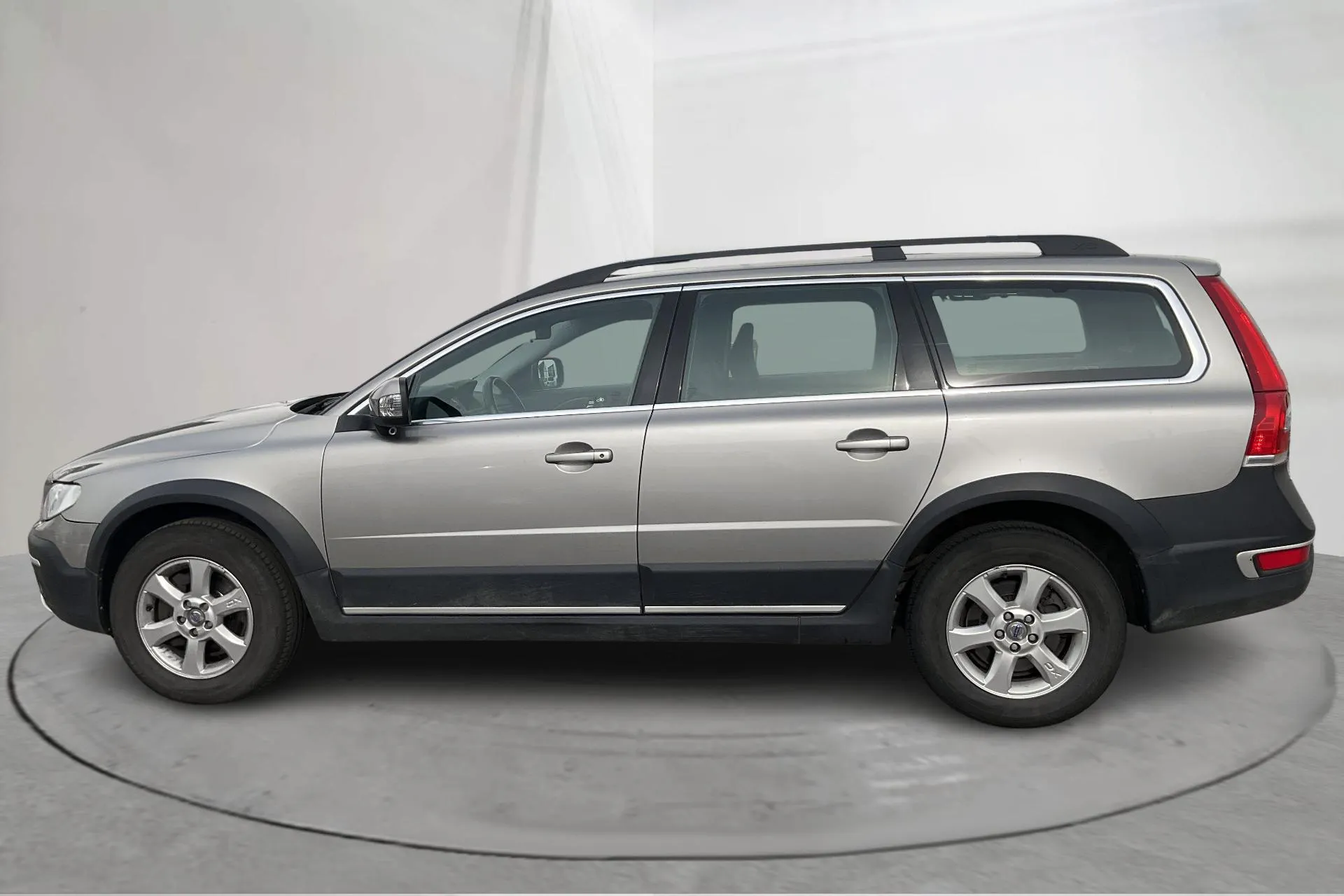 Presentationsfoto 2 av 12: Volvo XC70 II D5 AWD (215hk) - 24 192 mil - Manuell - Ljusbrun - 2015