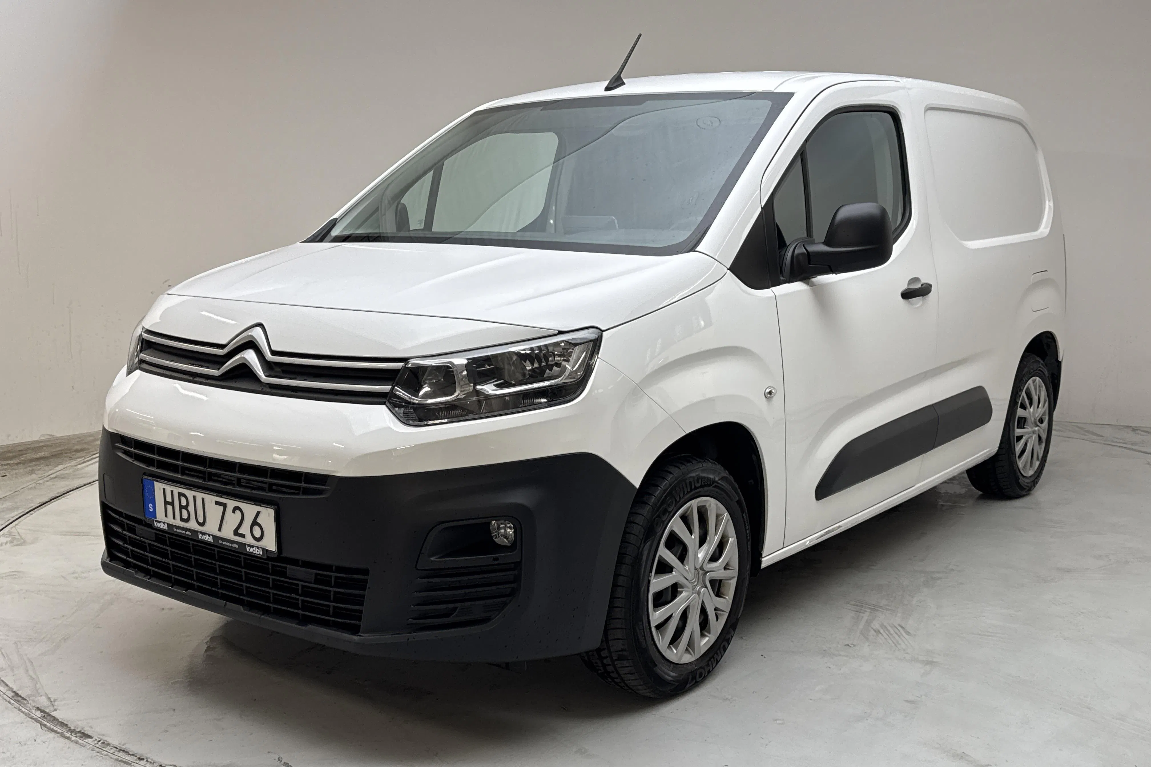 Presentationsfoto 1 av 12: Citroën Berlingo 1.5 BlueHDi Skåp (75hk) - 4 867 mil - Manuell - vit - 2019