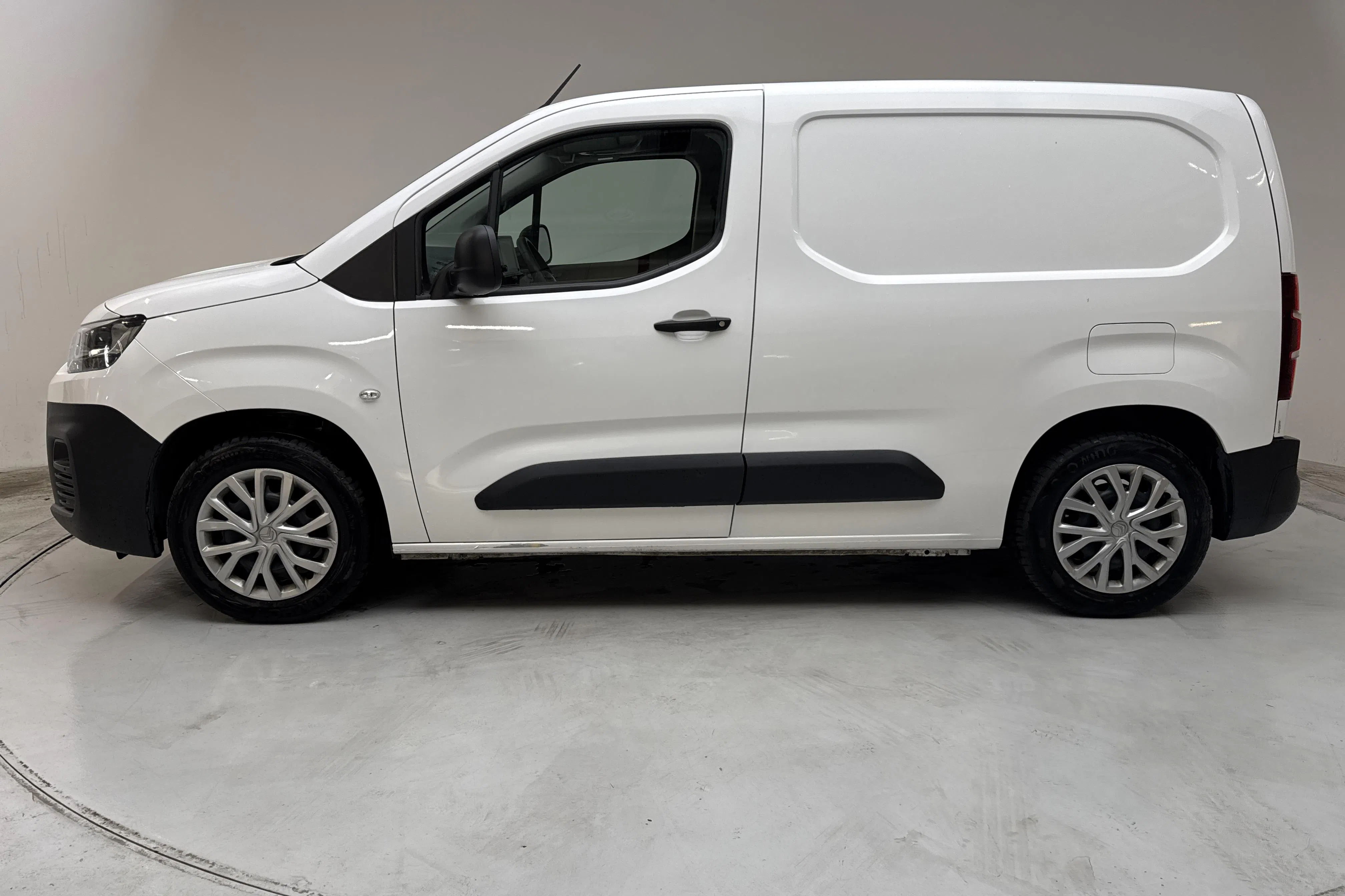 Presentationsfoto 2 av 12: Citroën Berlingo 1.5 BlueHDi Skåp (75hk) - 4 867 mil - Manuell - vit - 2019