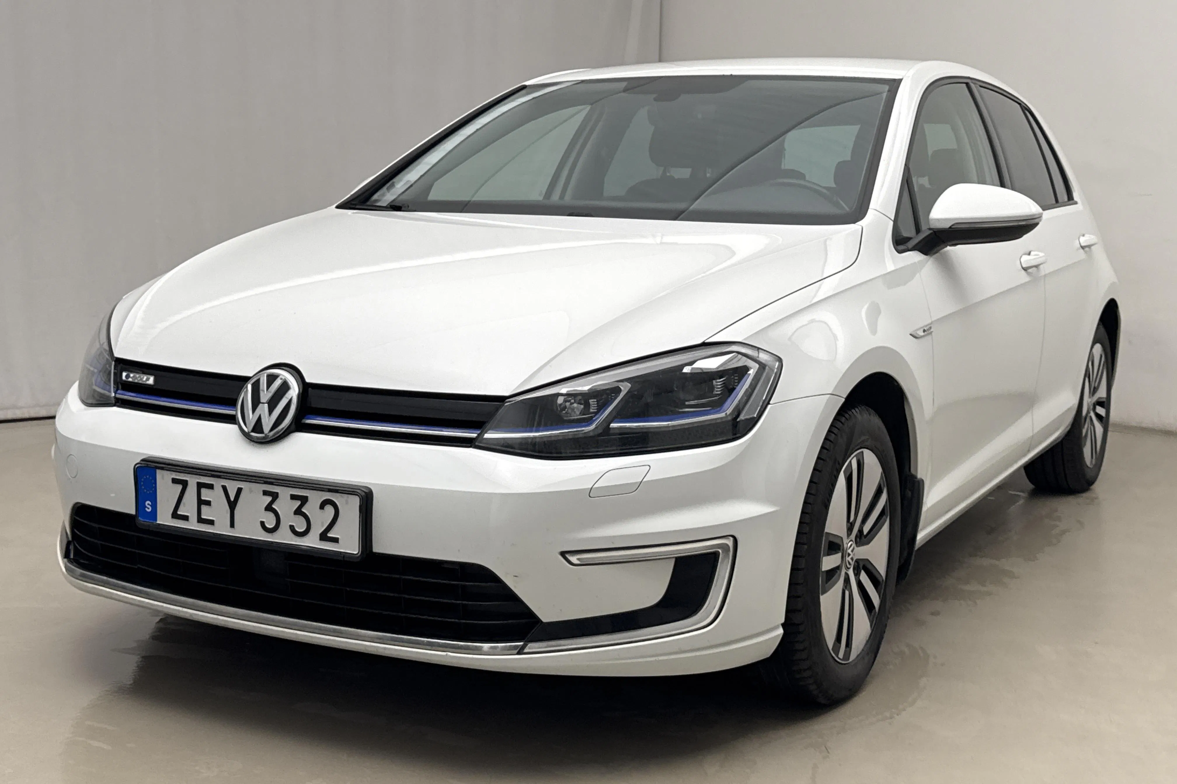 Presentationsfoto 1 av 20: VW e-Golf VII 5dr (136hk) - 13 999 mil - Automat - vit - 2018