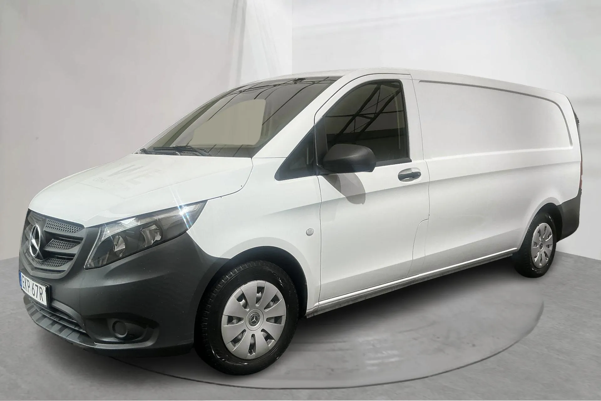 Presentationsfoto 1 av 15: Mercedes Vito 110 CDI W640 (102hk) - 5 609 mil - Manuell - vit - 2022