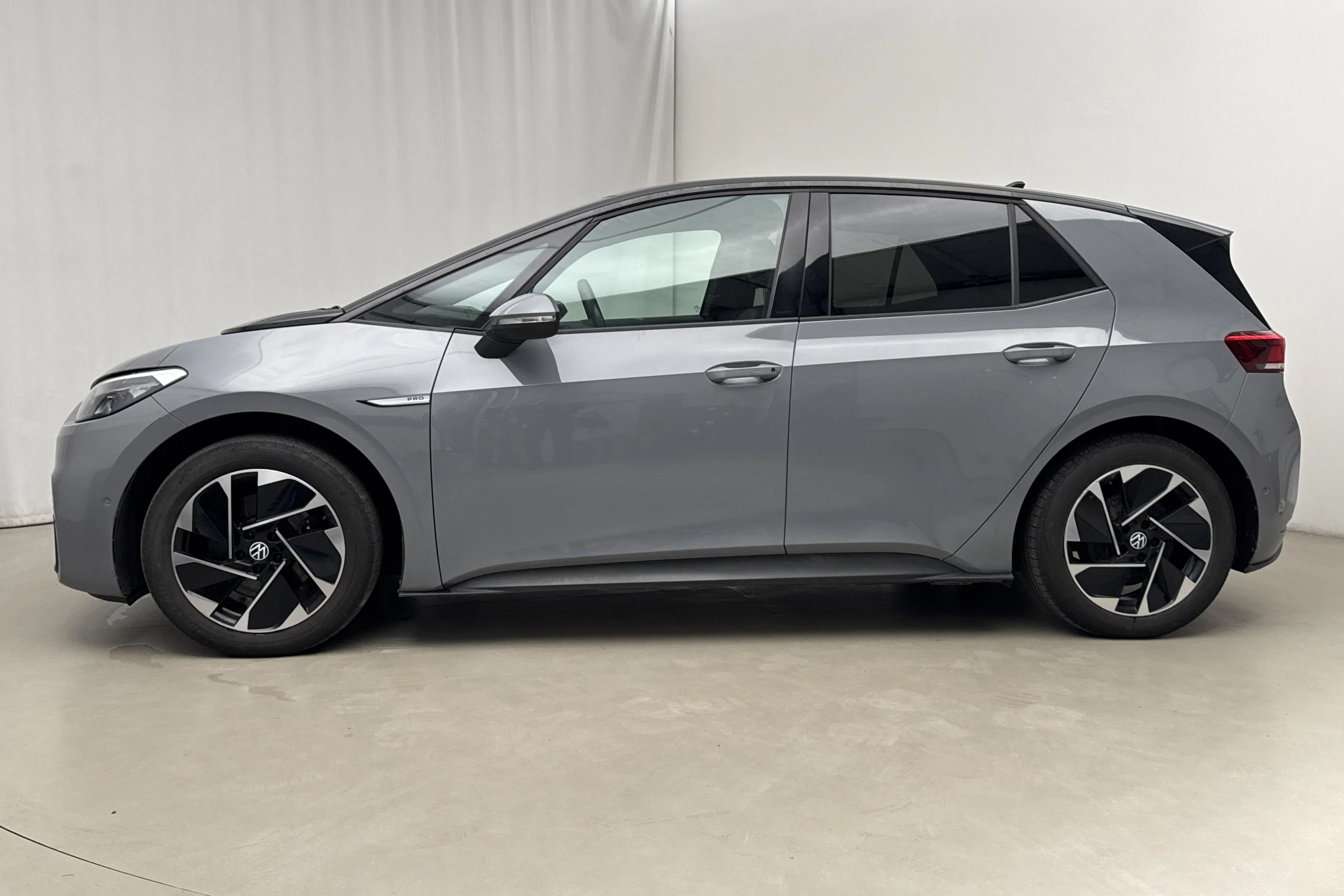 Presentationsfoto 2 av 21: VW ID.3 58kWh (204hk) - 13 257 mil - Automat - grå - 2023