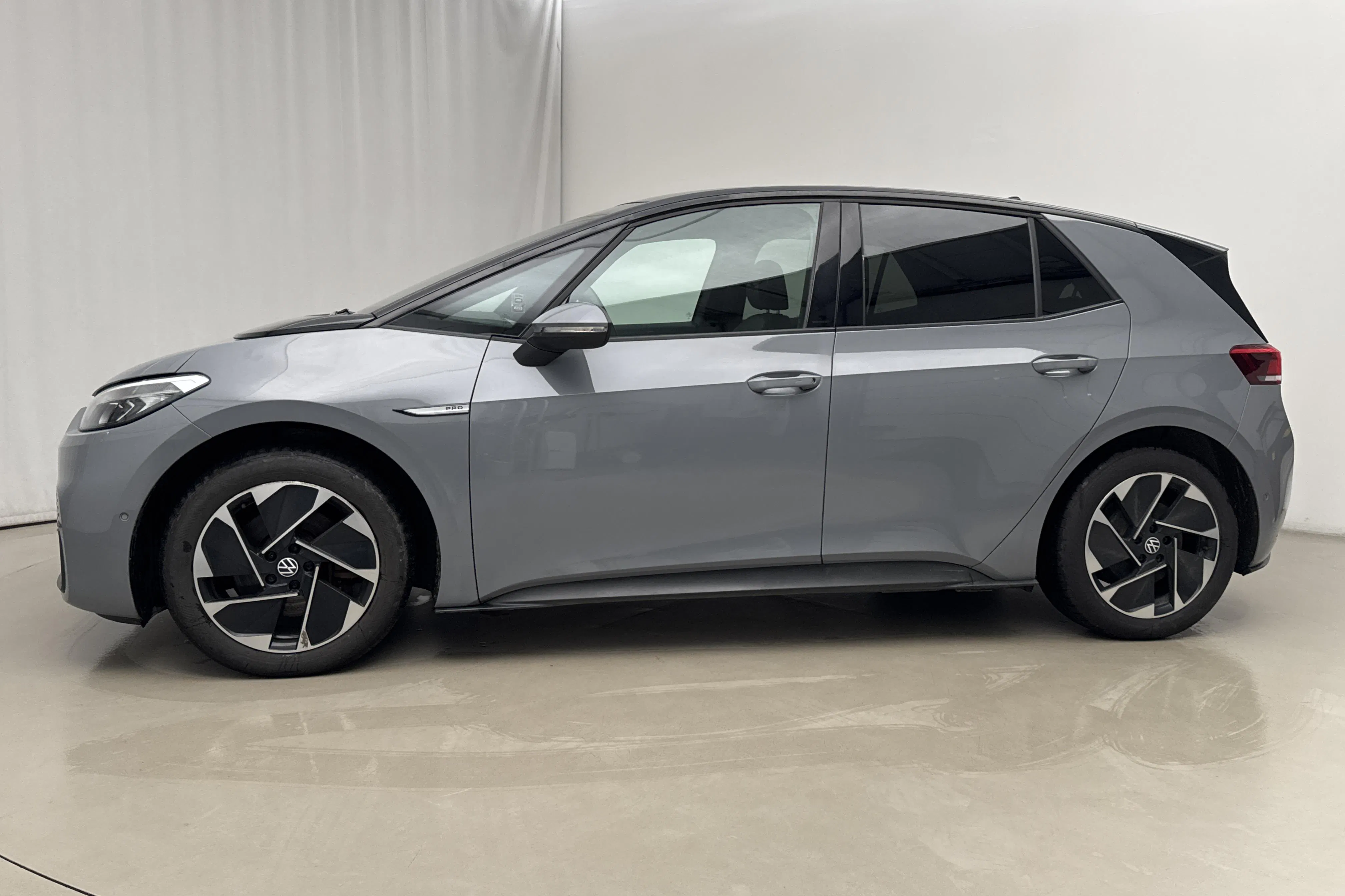Presentationsfoto 2 av 21: VW ID.3 58kWh (204hk) - 15 030 mil - Automat - grå - 2023