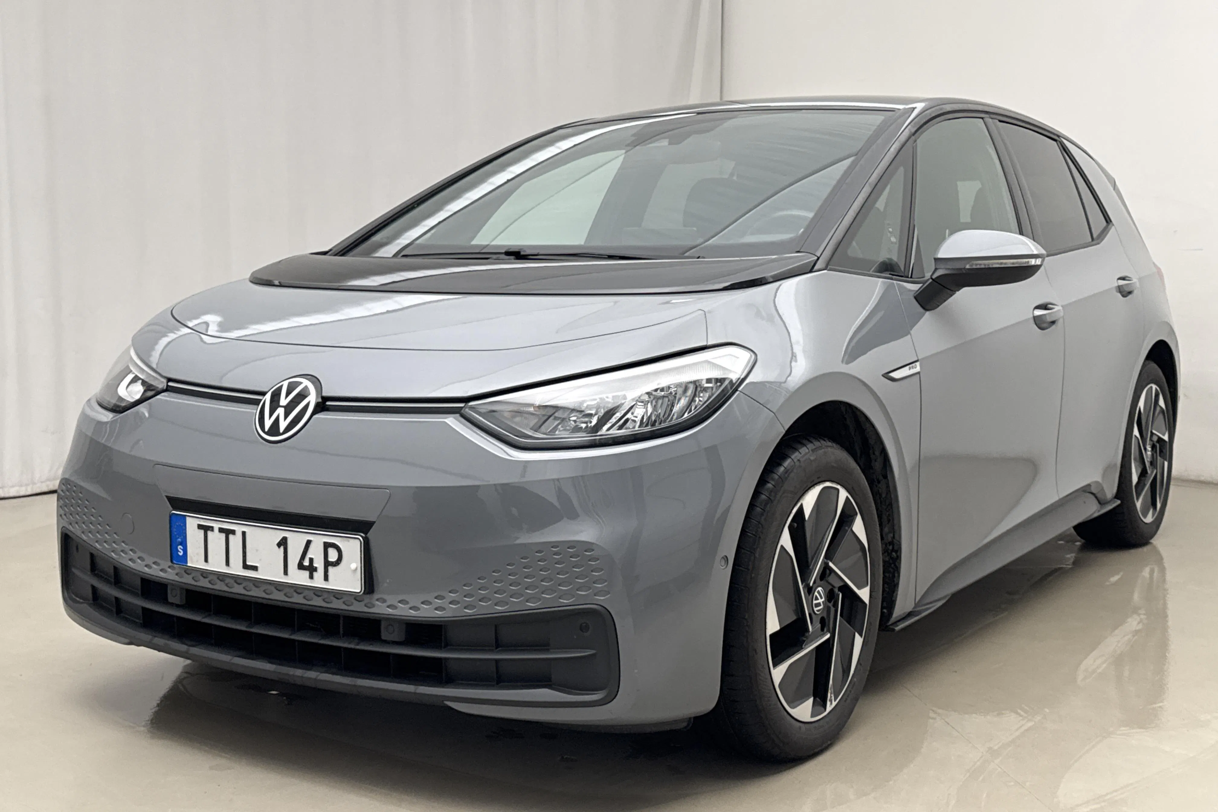 Presentationsfoto 1 av 21: VW ID.3 58kWh (204hk) - 15 030 mil - Automat - grå - 2023