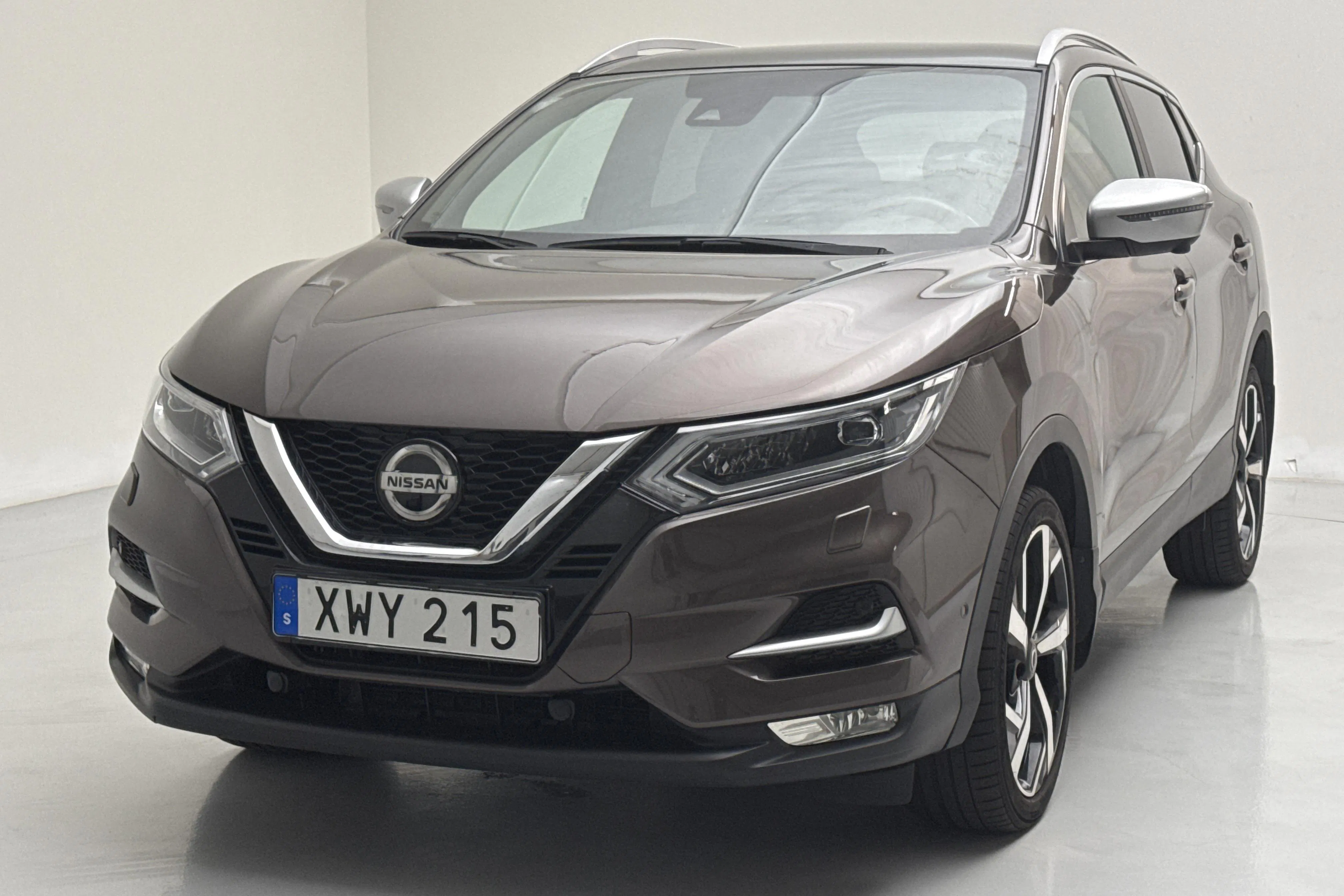 Presentationsfoto 1 av 17: Nissan Qashqai 1.3 DIG-T (160hk) - 8 301 mil - Manuell - brun - 2019