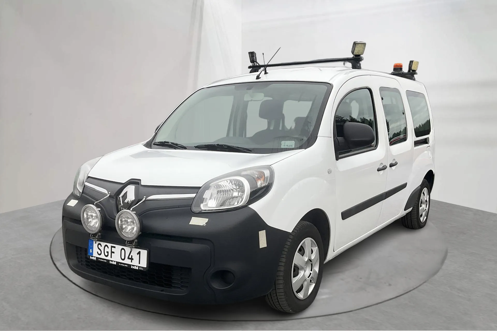 Presentation photo 1 of 16: Renault Kangoo Passenger II Z.E. 22kWh Maxi (60hk) - 41 710 km - Automatic - white - 2016