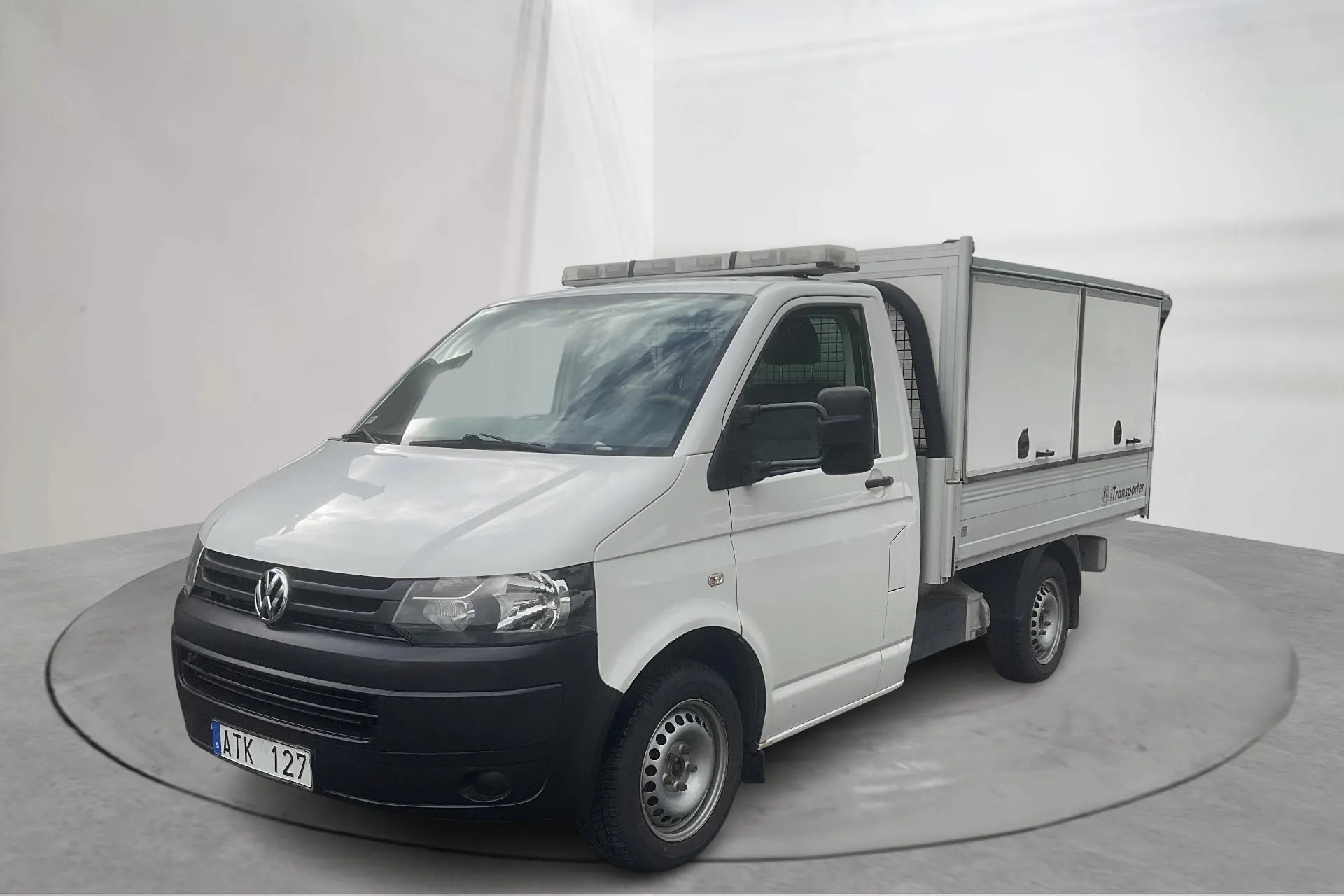 Presentationsfoto 1 av 13: VW Transporter T5 2.0 TDI Pickup (140hk) - 9 567 mil - Manuell - vit - 2010