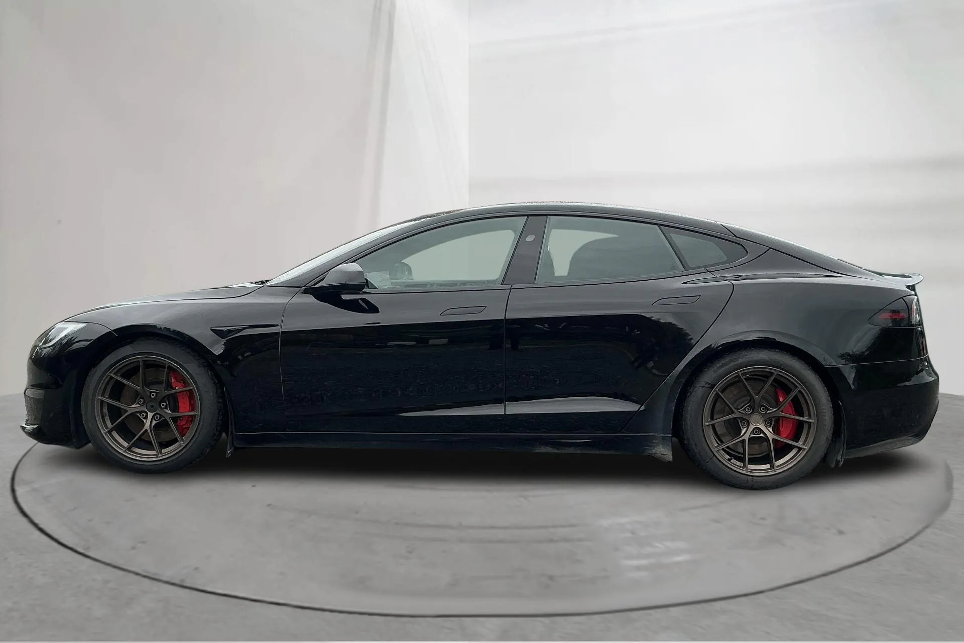 Presentationsfoto 2 av 23: Tesla Model S Plaid AWD - 7 000 mil - Automat - svart - 2023