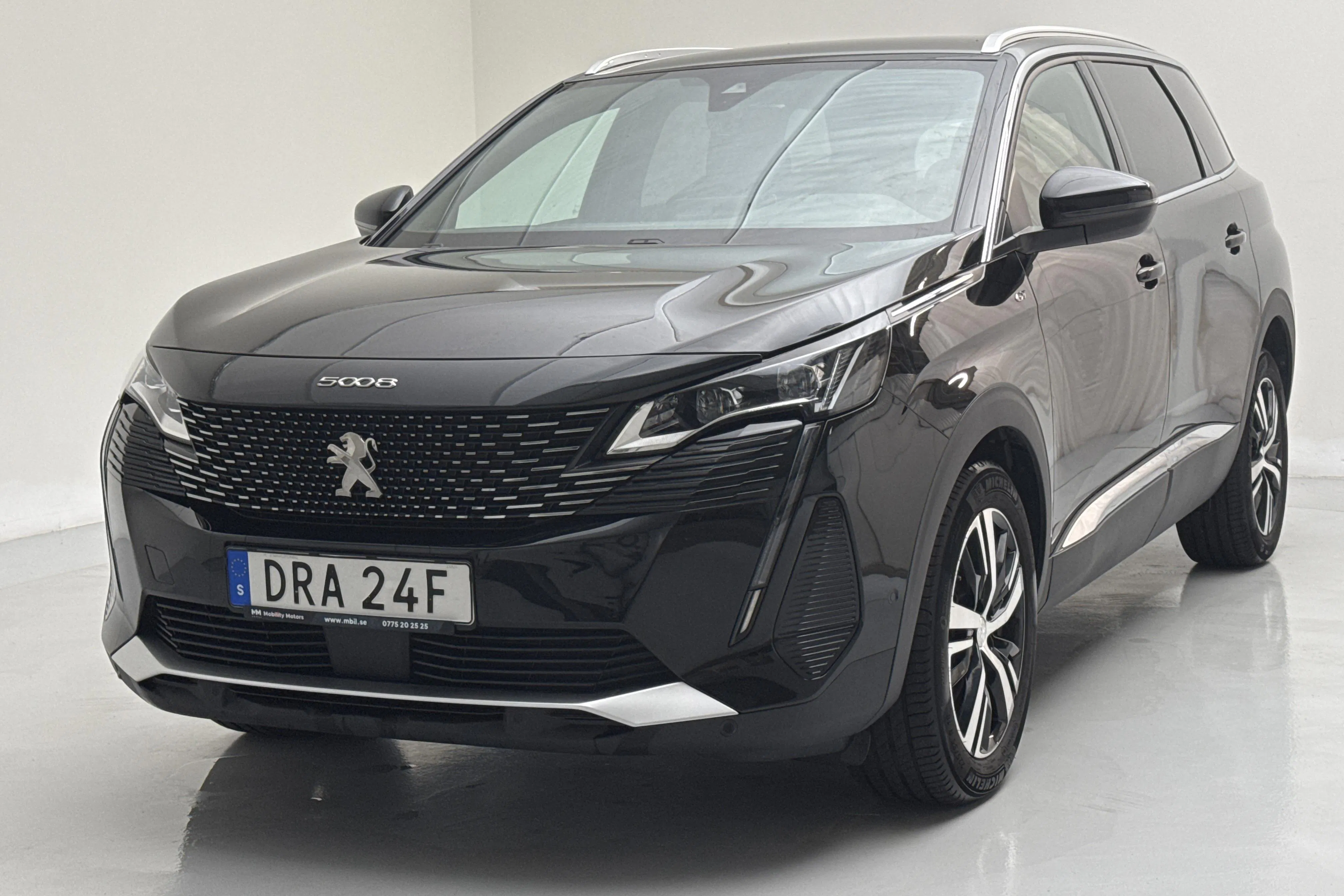 Presentation photo 1 of 15: Peugeot 5008 1.2 PureTech (130hk) - 41 420 km - Automatic - black - 2023
