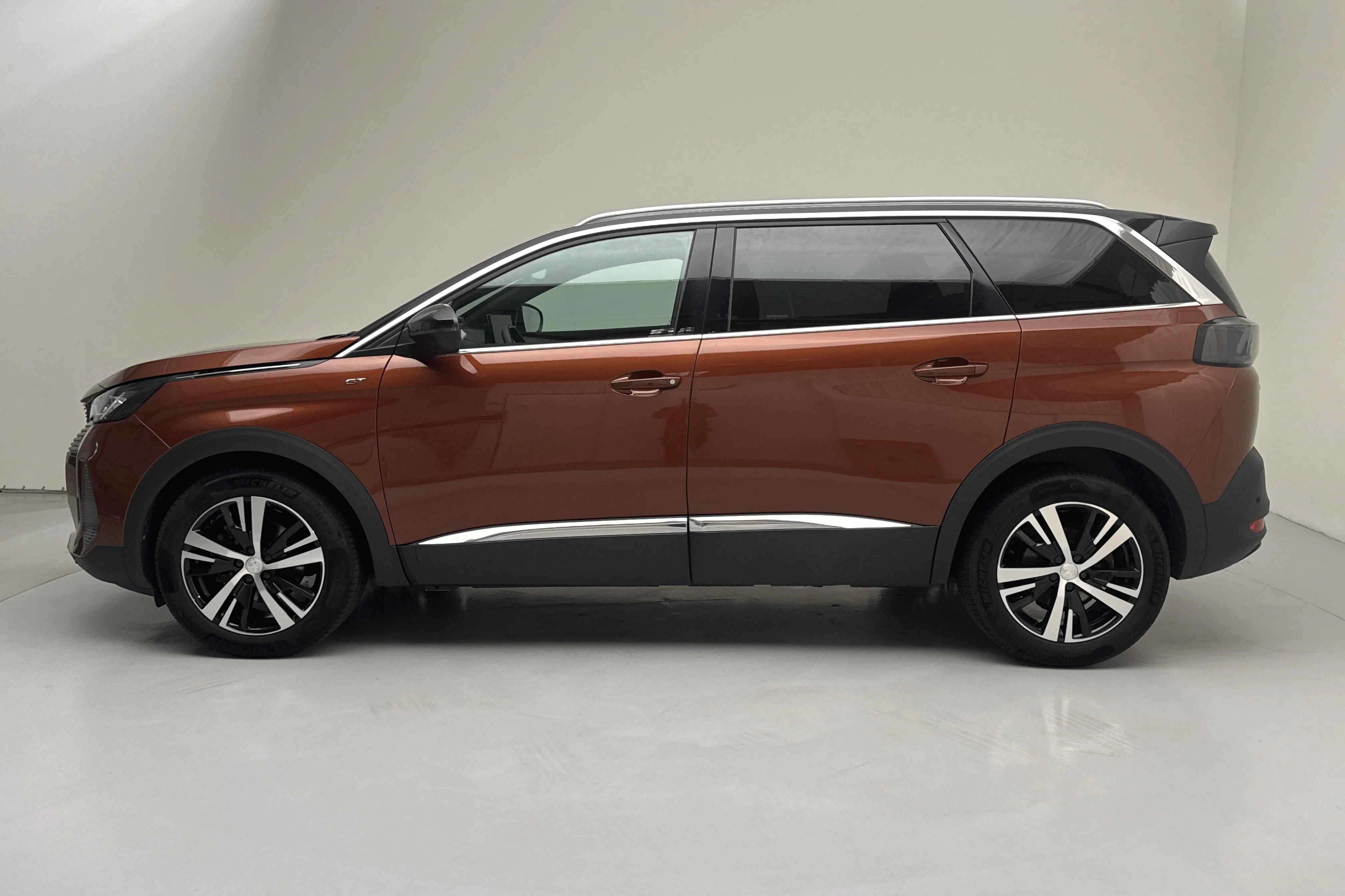 Presentation photo 2 of 14: Peugeot 5008 1.2 PureTech (130hk) - 45 770 km - Automatic - brown - 2023