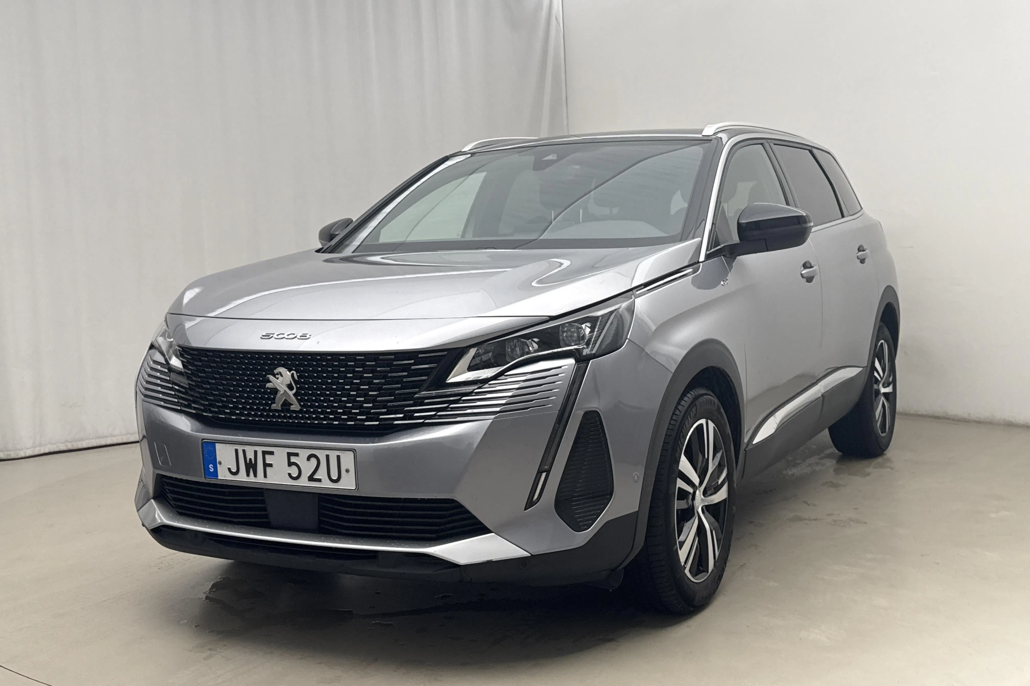 Presentation photo 1 of 17: Peugeot 5008 1.2 PureTech (130hk) - 54 880 km - Automatic - gray - 2023