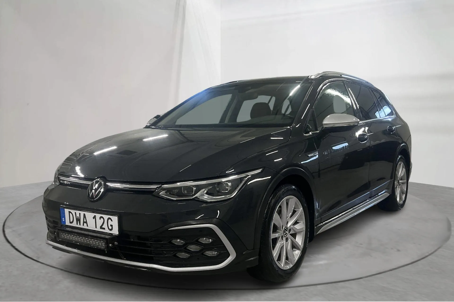 Presentationsfoto 1 av 21: VW Golf Alltrack 2.0 TDI SCR 4Motion (200hk) - 18 675 mil - Automat - grå - 2023
