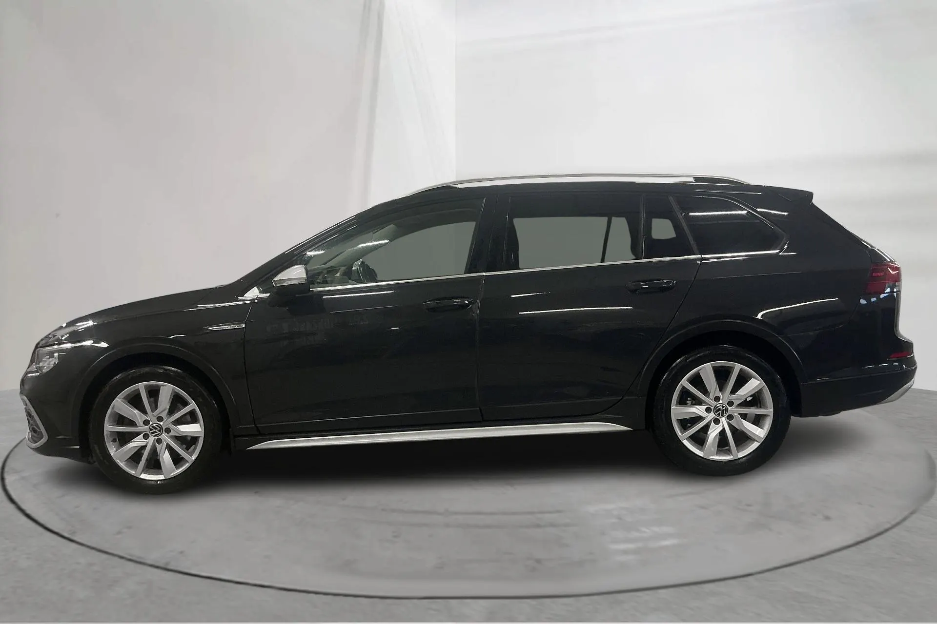 Presentationsfoto 2 av 21: VW Golf Alltrack 2.0 TDI SCR 4Motion (200hk) - 18 675 mil - Automat - grå - 2023