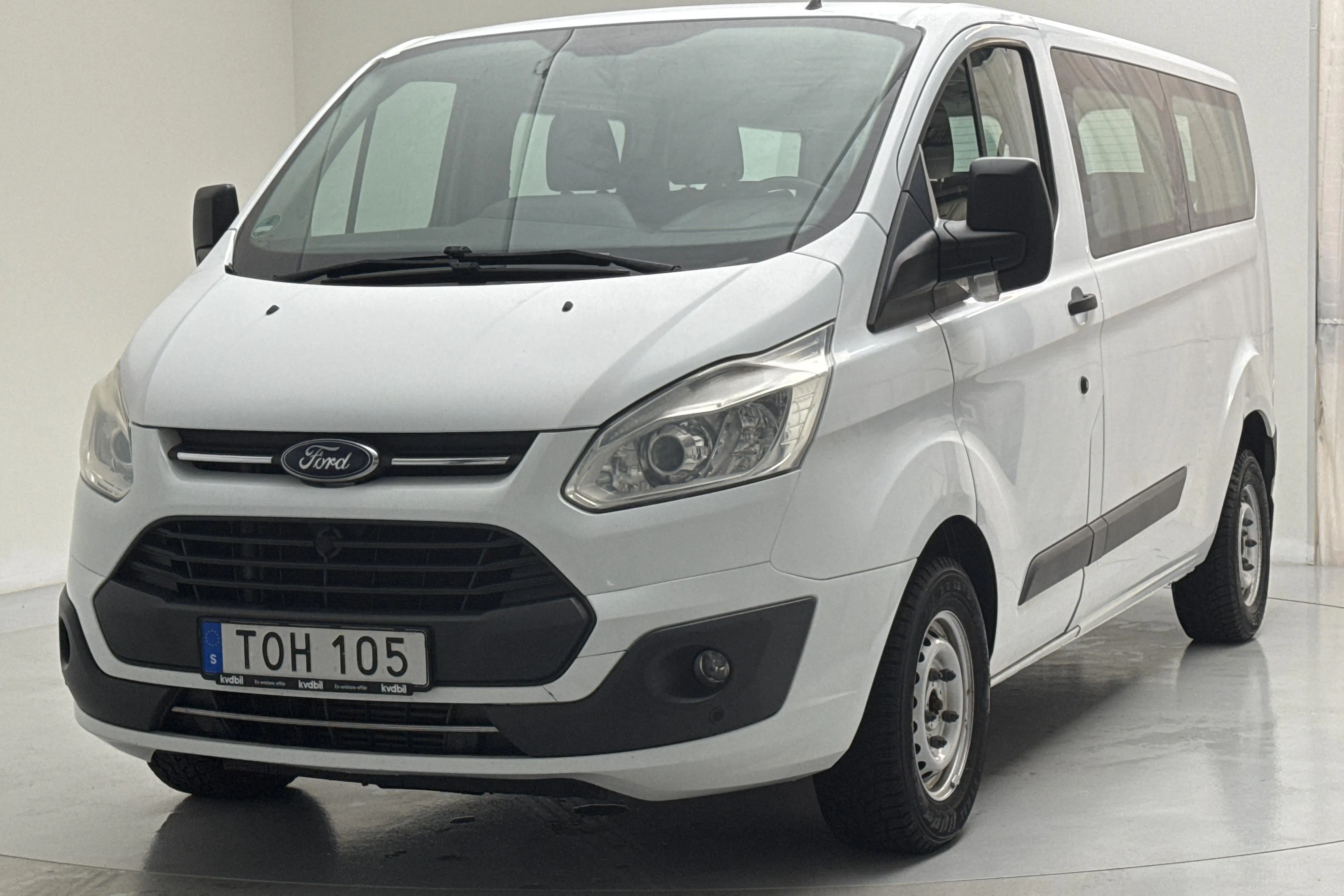 Præsentationsfoto 1 af 14: Ford Transit Custom 310 Kombi (130hk) - 237 130 kilometer - Manuel - Hvid - 2017