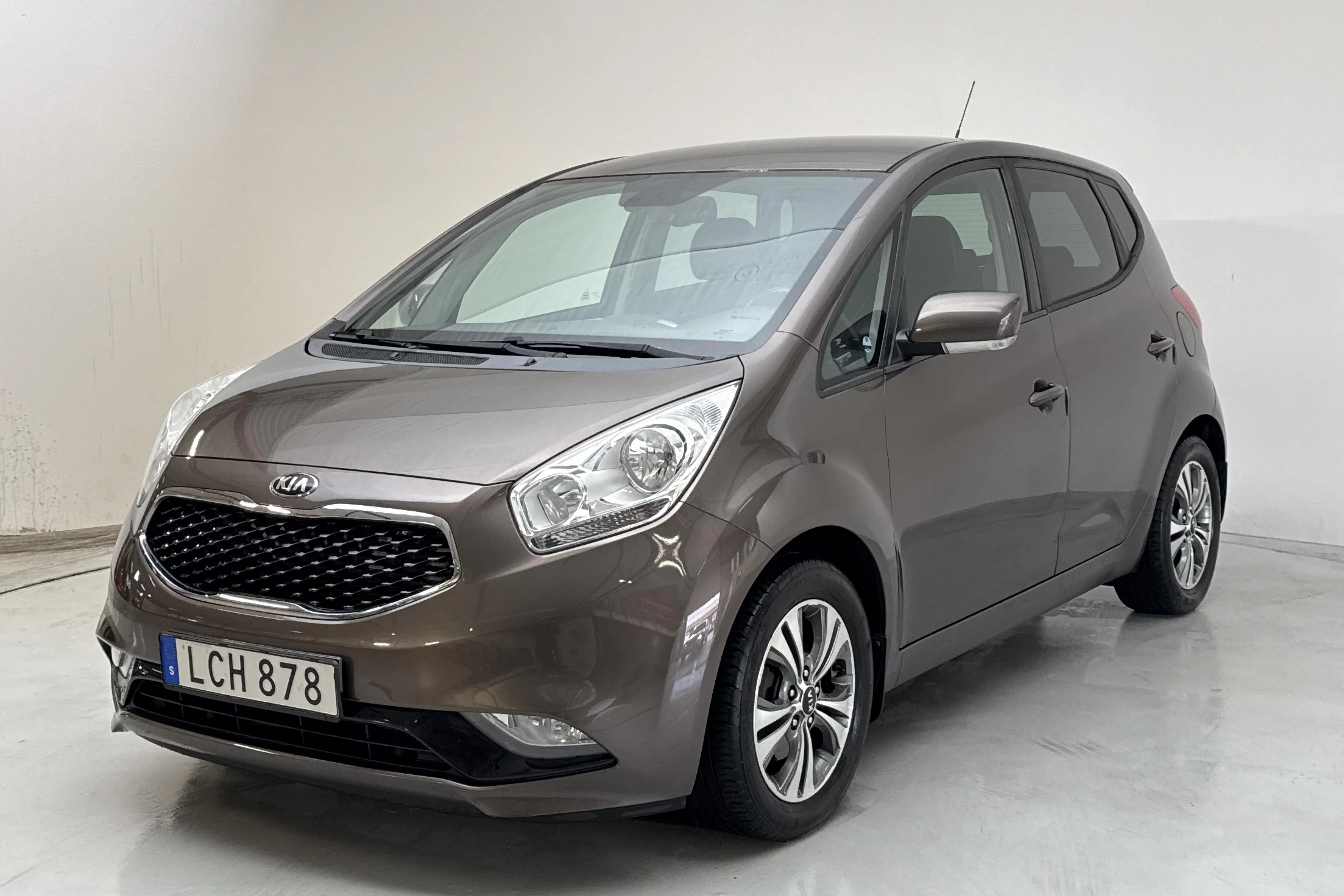 Presentation photo 1 of 13: KIA Venga 1.6 (126hk) - 129 600 km - Automatic - brown - 2017