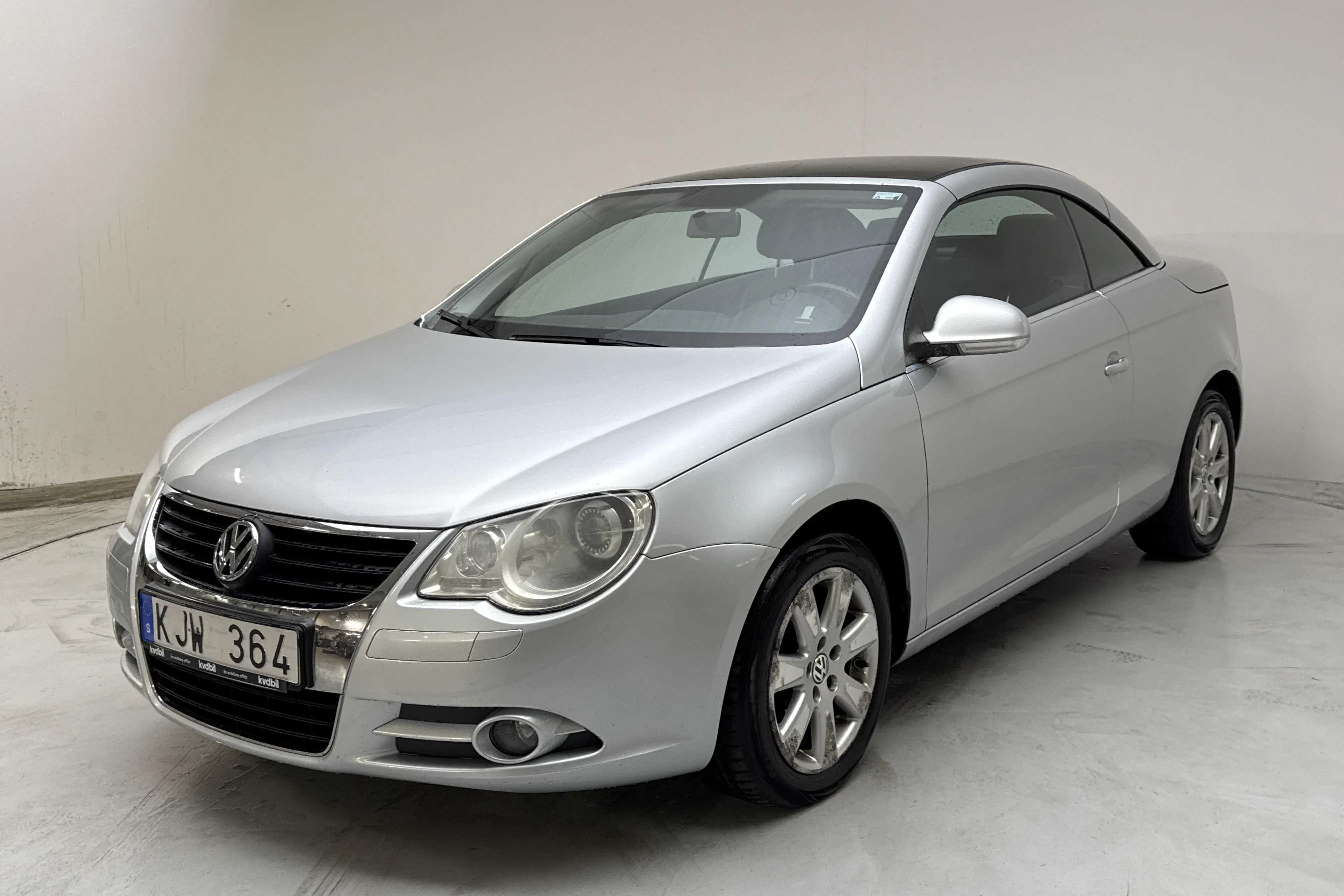 VW Eos 2.0 FSI Cabriolet (150hk) på auktion i Kungälv hos Kvdbil