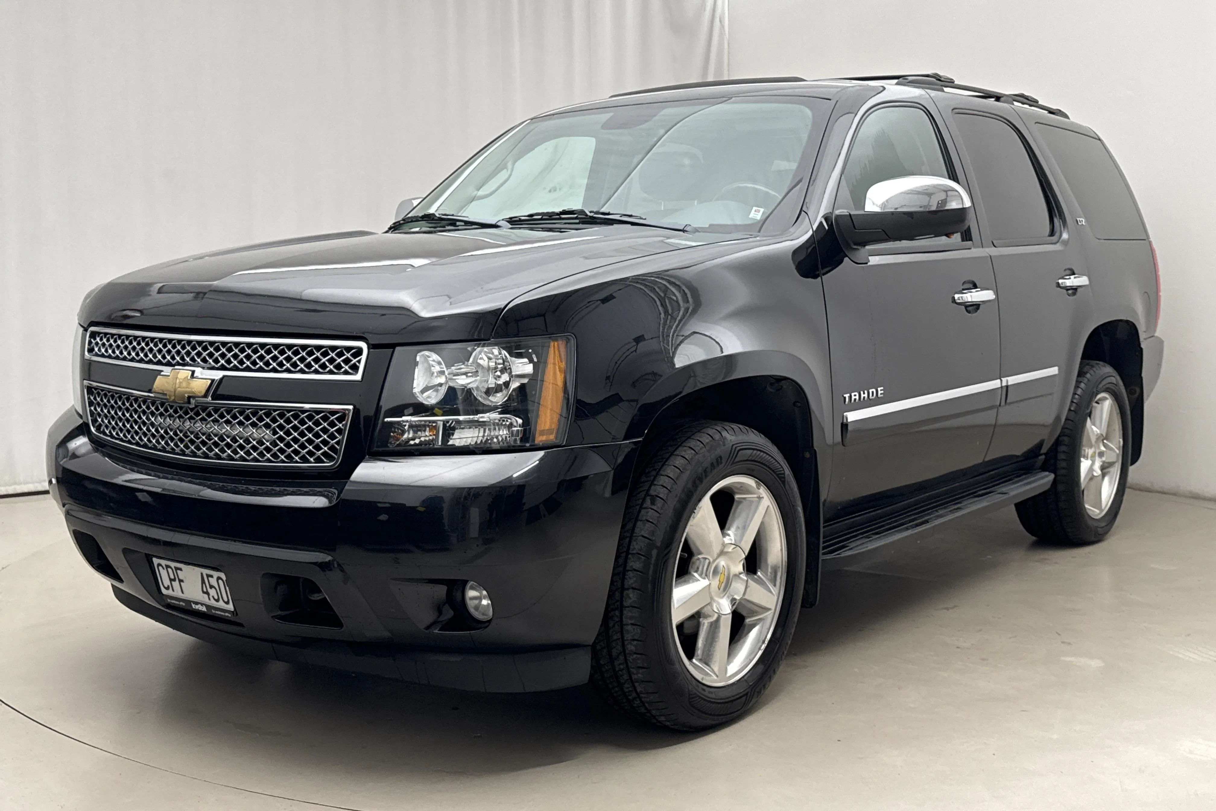 Presentationsfoto 1 av 22: Chevrolet Tahoe 5.3 V8 4WD Flexfuel (320hk) - 24 175 mil - Automat - svart - 2011