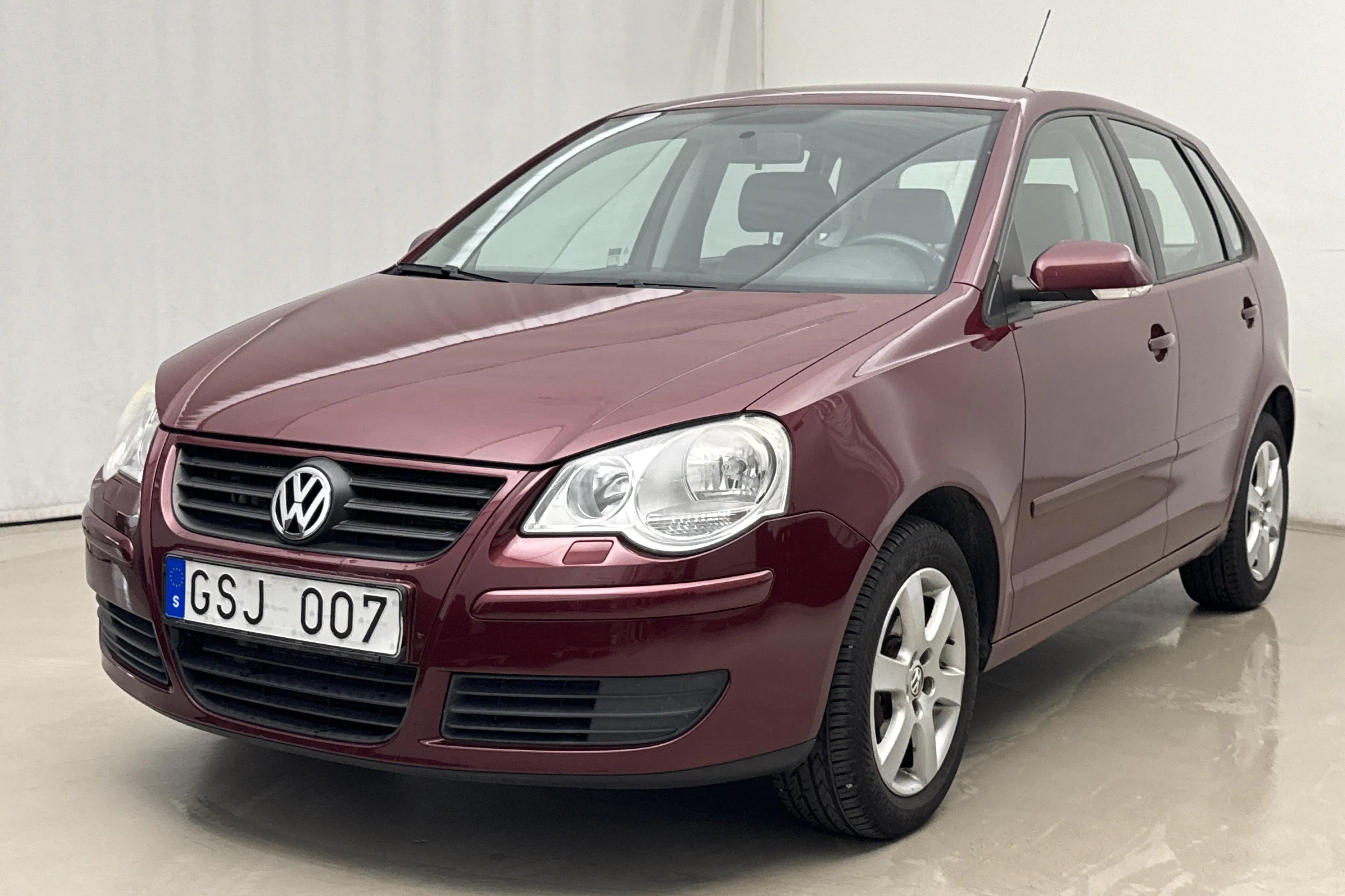 Presentationsfoto 1 av 16: VW Polo 1.4 TDI 5dr (80hk) - 10 989 mil - Manuell - röd - 2008