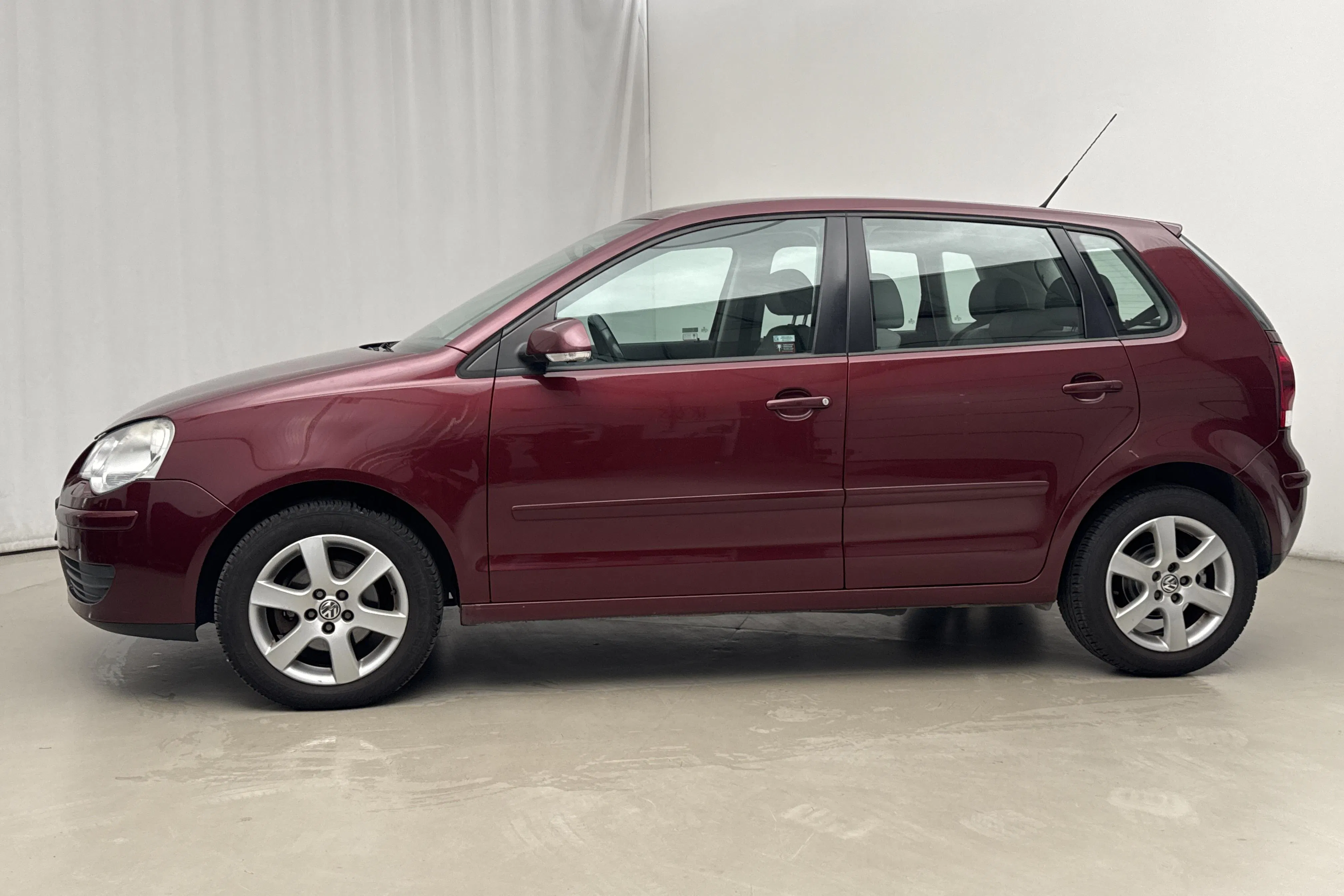 Presentationsfoto 2 av 16: VW Polo 1.4 TDI 5dr (80hk) - 10 989 mil - Manuell - röd - 2008