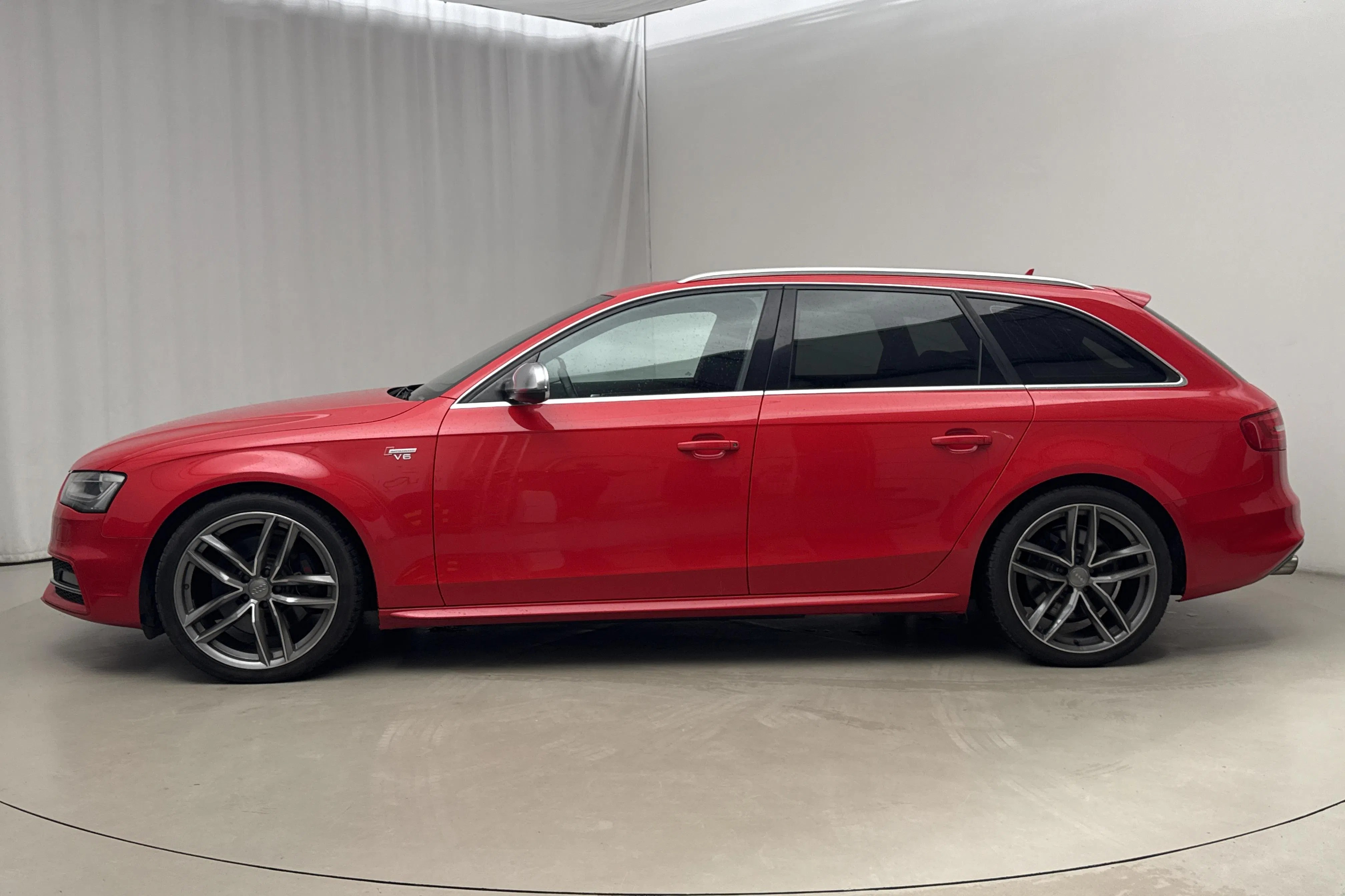 Presentation photo 2 of 16: Audi S4 3.0 TFSI Avant (333hk) - 191 000 km - Automatic - red - 2014