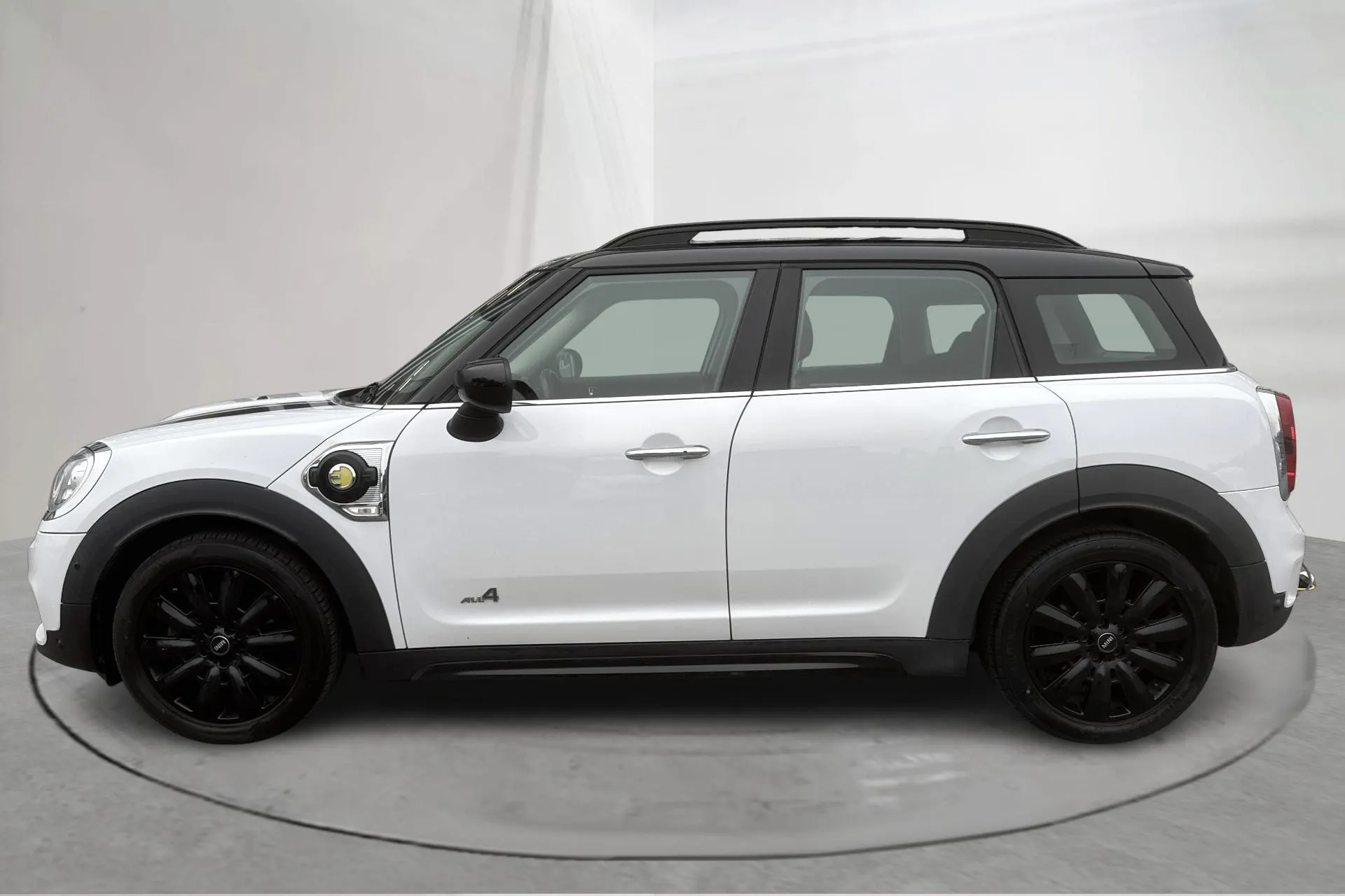 Presentation photo 2 of 21: MINI Cooper S E ALL4 Countryman, F60 (224hk) - 234 590 km - Automatic - white - 2020