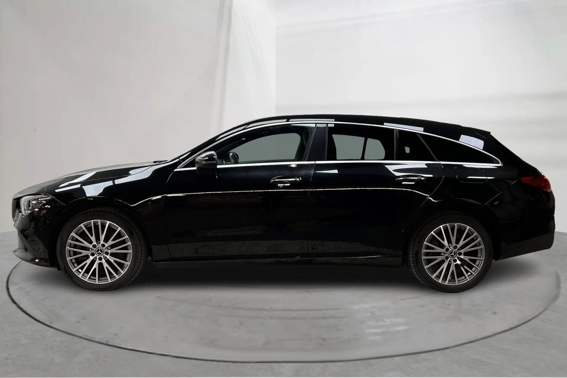 Presentation photo 2 of 19: Mercedes CLA 250 e Shooting Brake X118 (218hk) - 84 800 km - Automatic - black - 2023