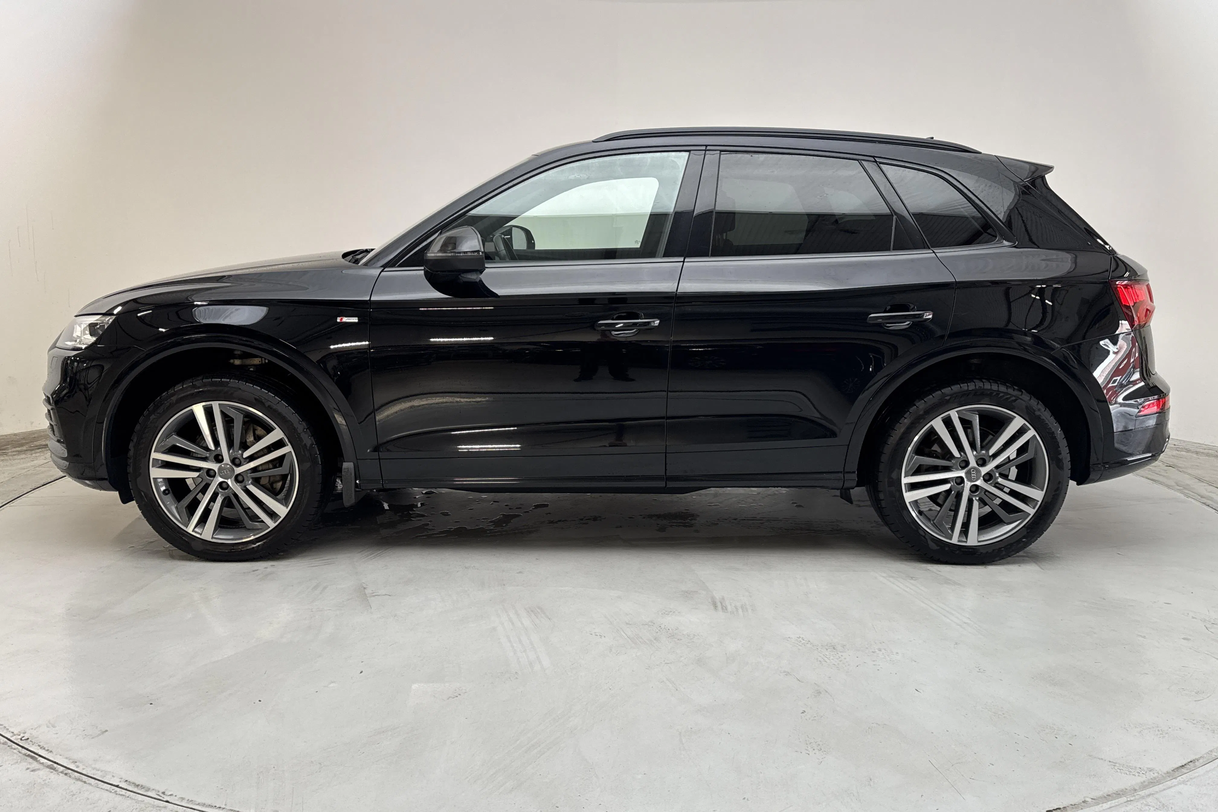 Presentation photo 2 of 14: Audi Q5 45 TFSI quattro (245hk) - 107 580 km - Automatic - black - 2019