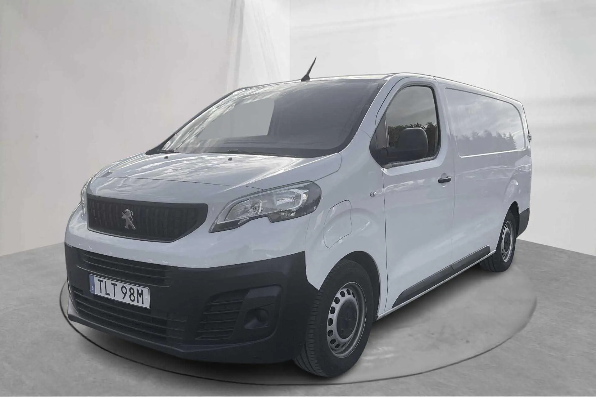 Presentationsfoto 1 av 15: Peugeot e-Expert Skåp 75kWh (136hk) - 3 264 mil - Automat - vit - 2023