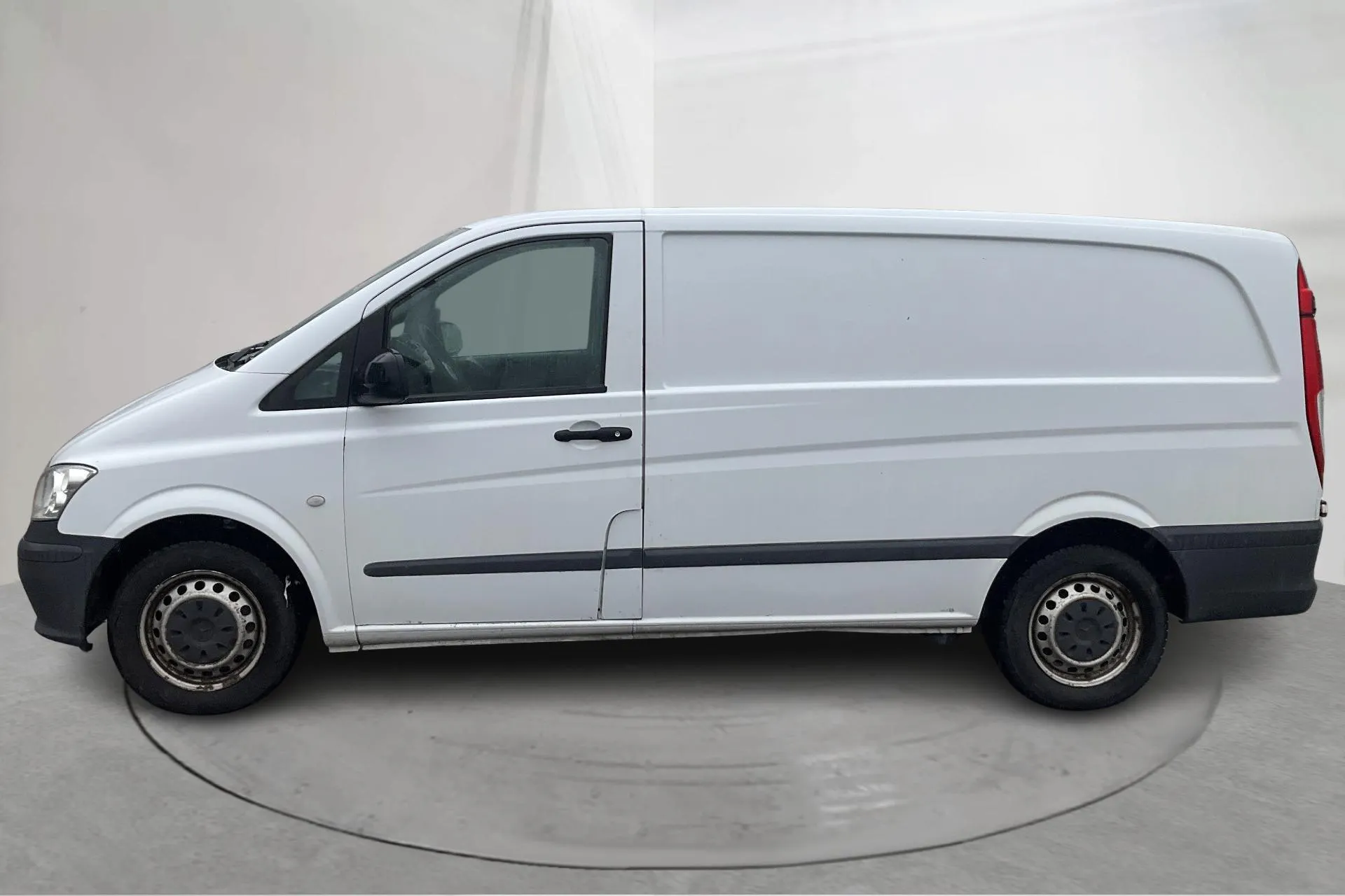 Presentationsfoto 2 av 13: Mercedes Vito 113 CDI W639 (136hk) - 29 154 mil - Automat - vit - 2014