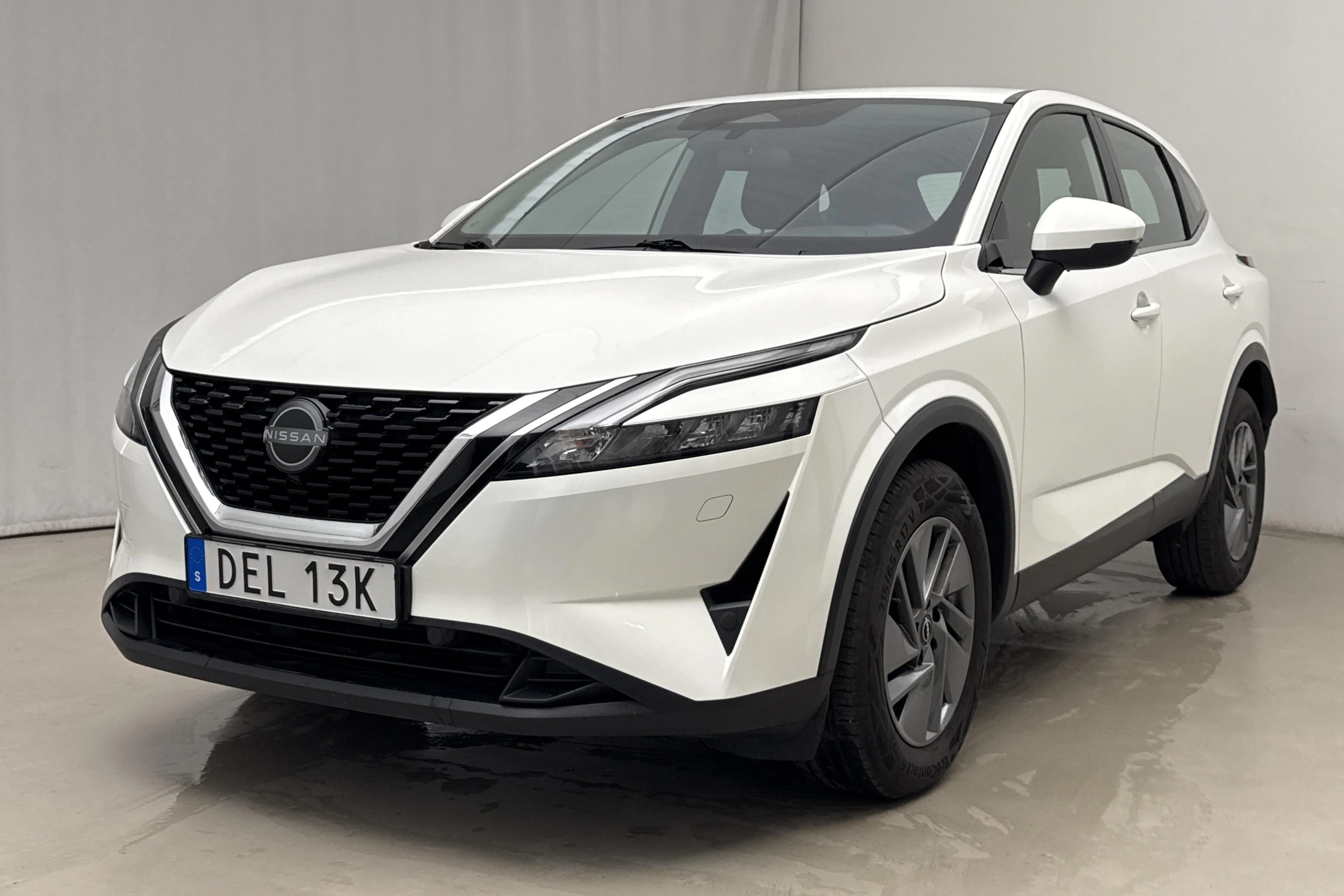 Presentationsfoto 1 av 16: Nissan Qashqai 1.3 MHEV (158hk) - 3 762 mil - Automat - vit - 2023