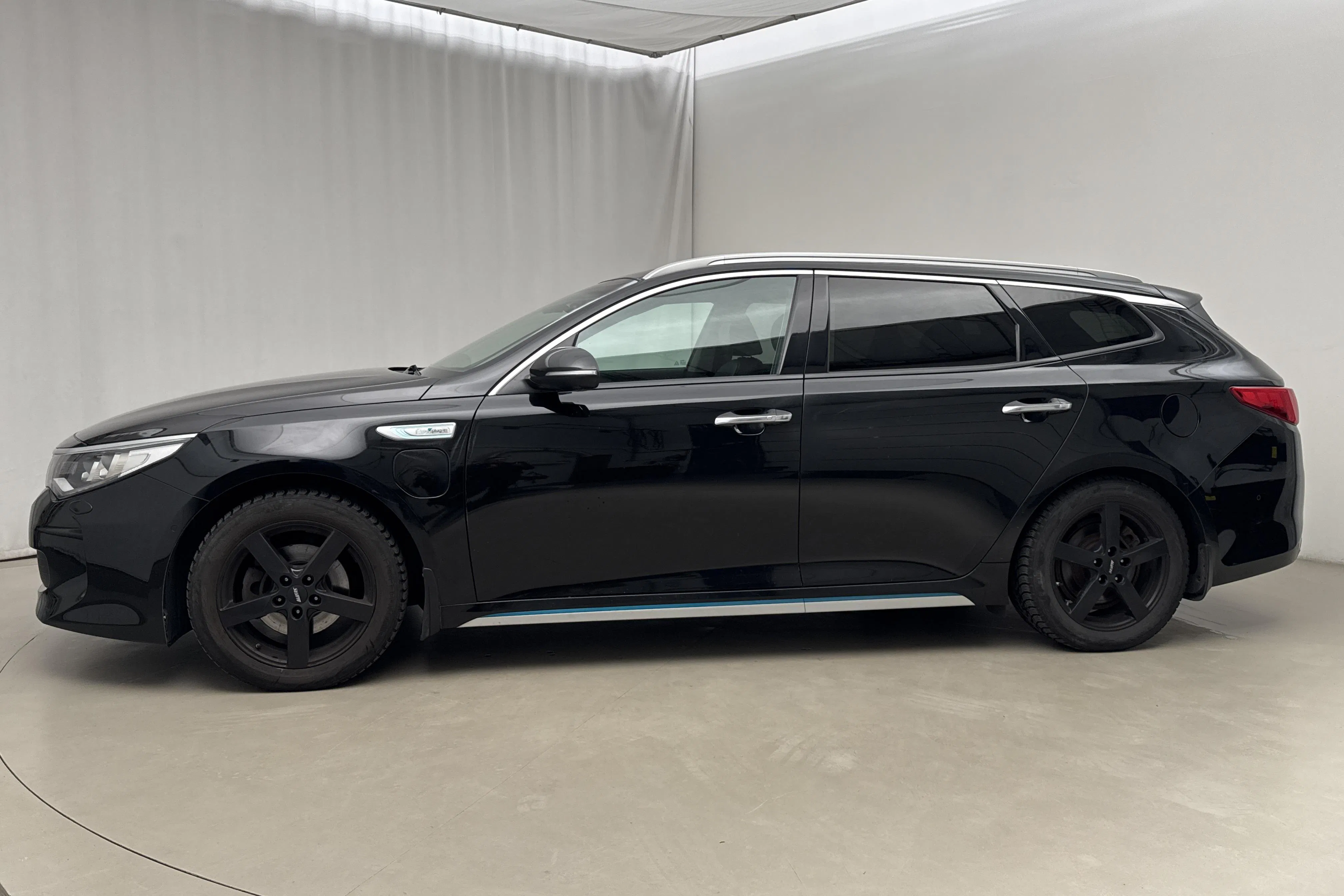 Presentation photo 2 of 27: KIA Optima 2.0 GDi Plug-in Hybrid SW (205hk) - 157 080 km - Automatic - black - 2018