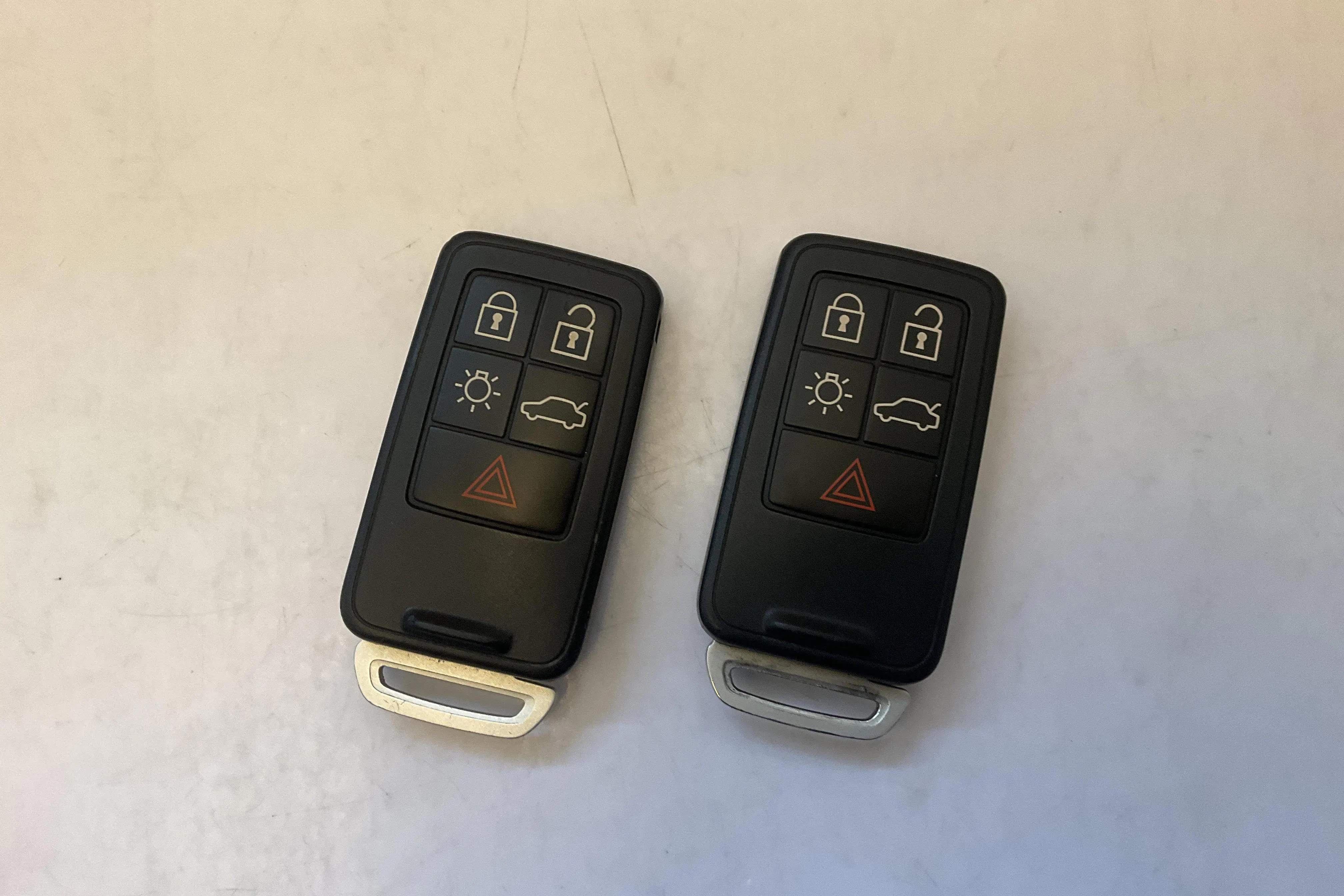 Presentationsfoto 13 av 13: Volvo V40 D2 (115hk) - 14 859 mil - Automat - svart - 2015