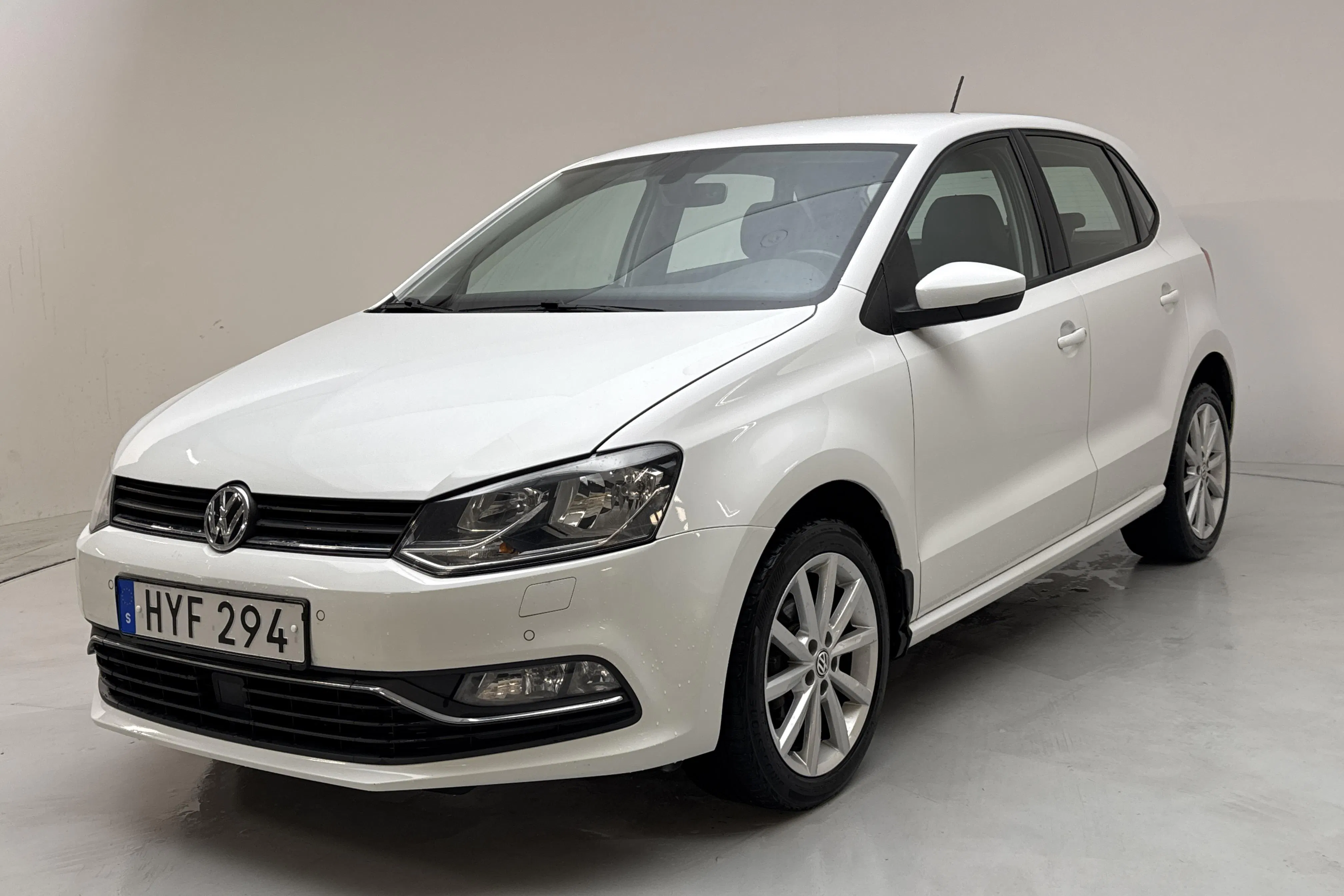 Presentationsfoto 1 av 12: VW Polo 1.2 TSI 5dr (90hk) - 10 553 mil - Manuell - vit - 2016