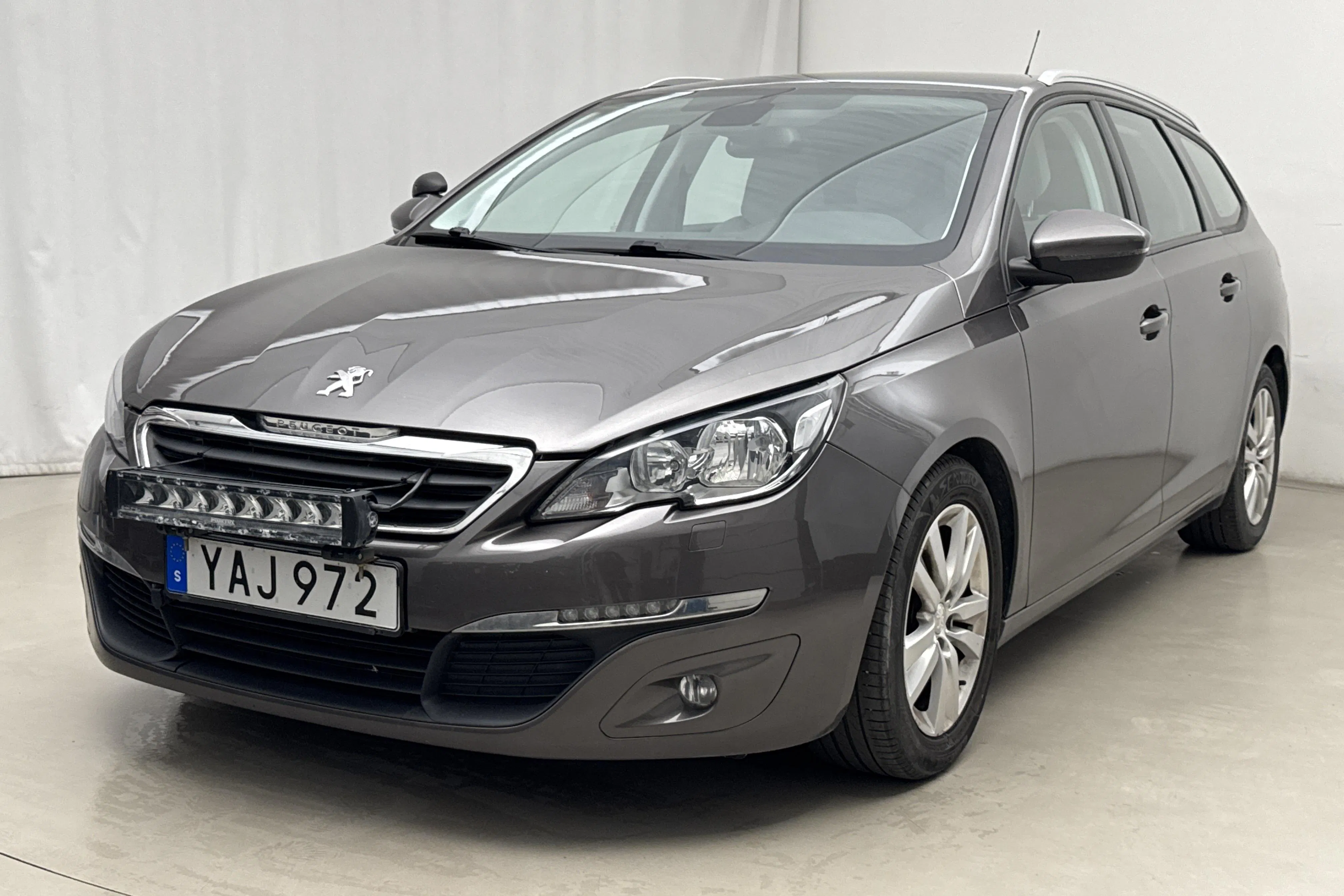 Presentation photo 1 of 15: Peugeot 308 SW 1.2 PureTech (130hk) - 123 550 km - Manual - 2015