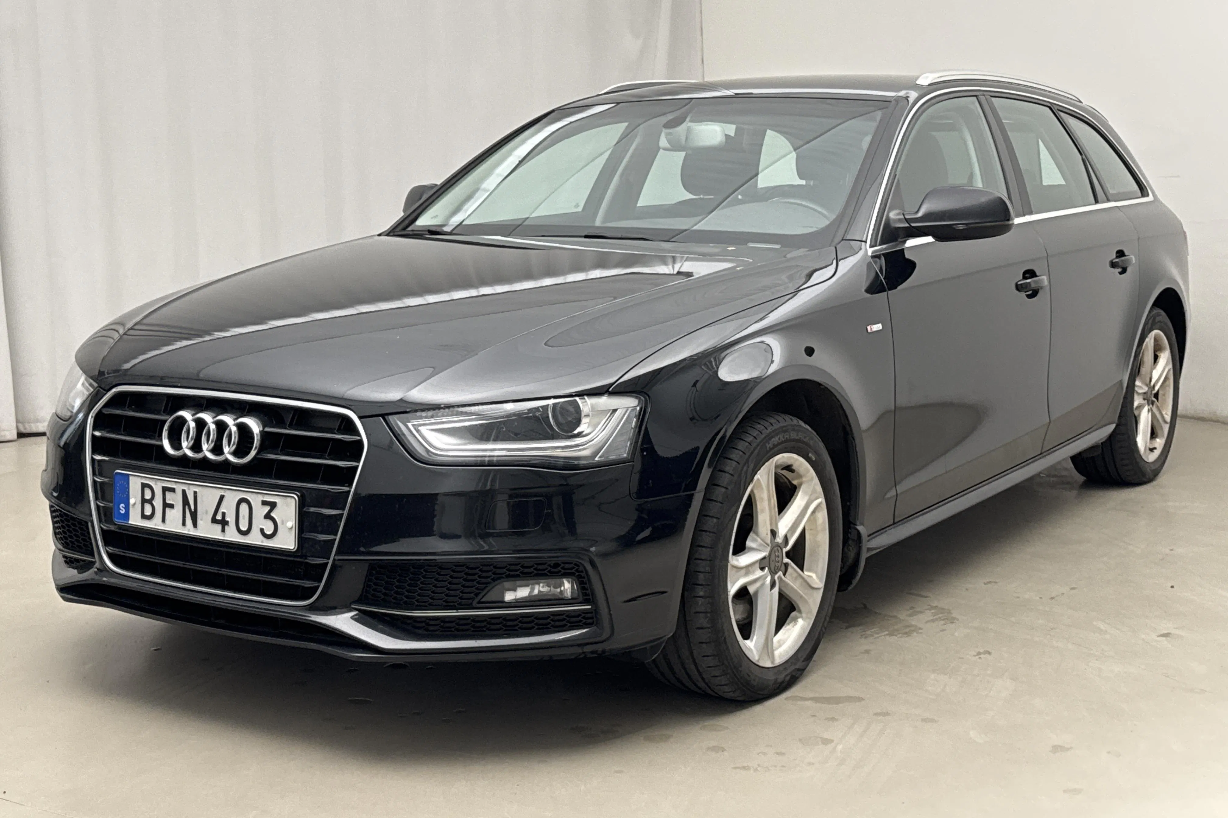 Presentationsfoto 1 av 15: Audi A4 2.0 TDI clean diesel Avant (150hk) - 25 020 mil - Manuell - svart - 2015