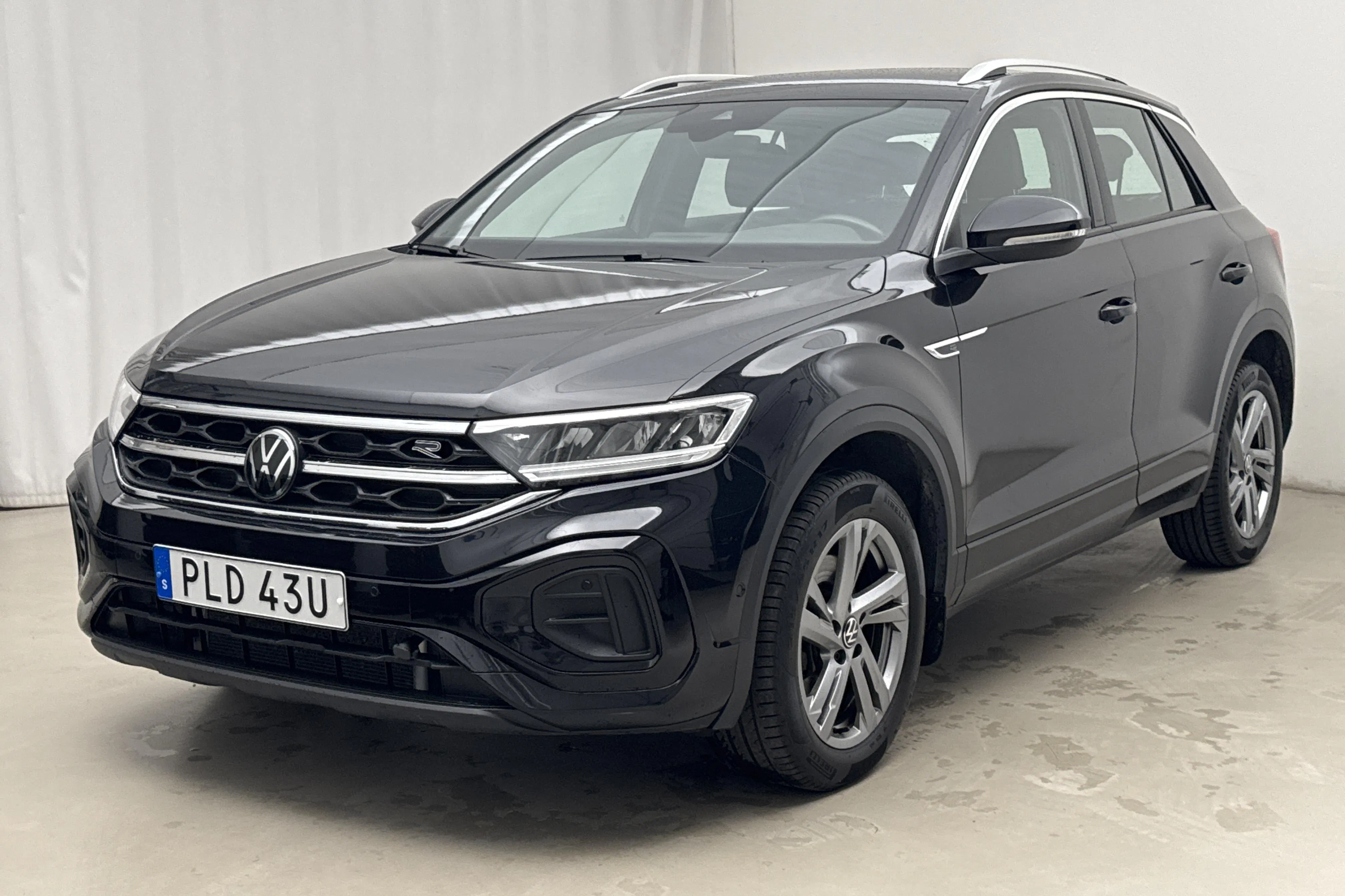 Presentationsfoto 1 av 19: VW T-Roc 2.0 TDI 4MOTION (150hk) - 9 695 mil - Automat - svart - 2022