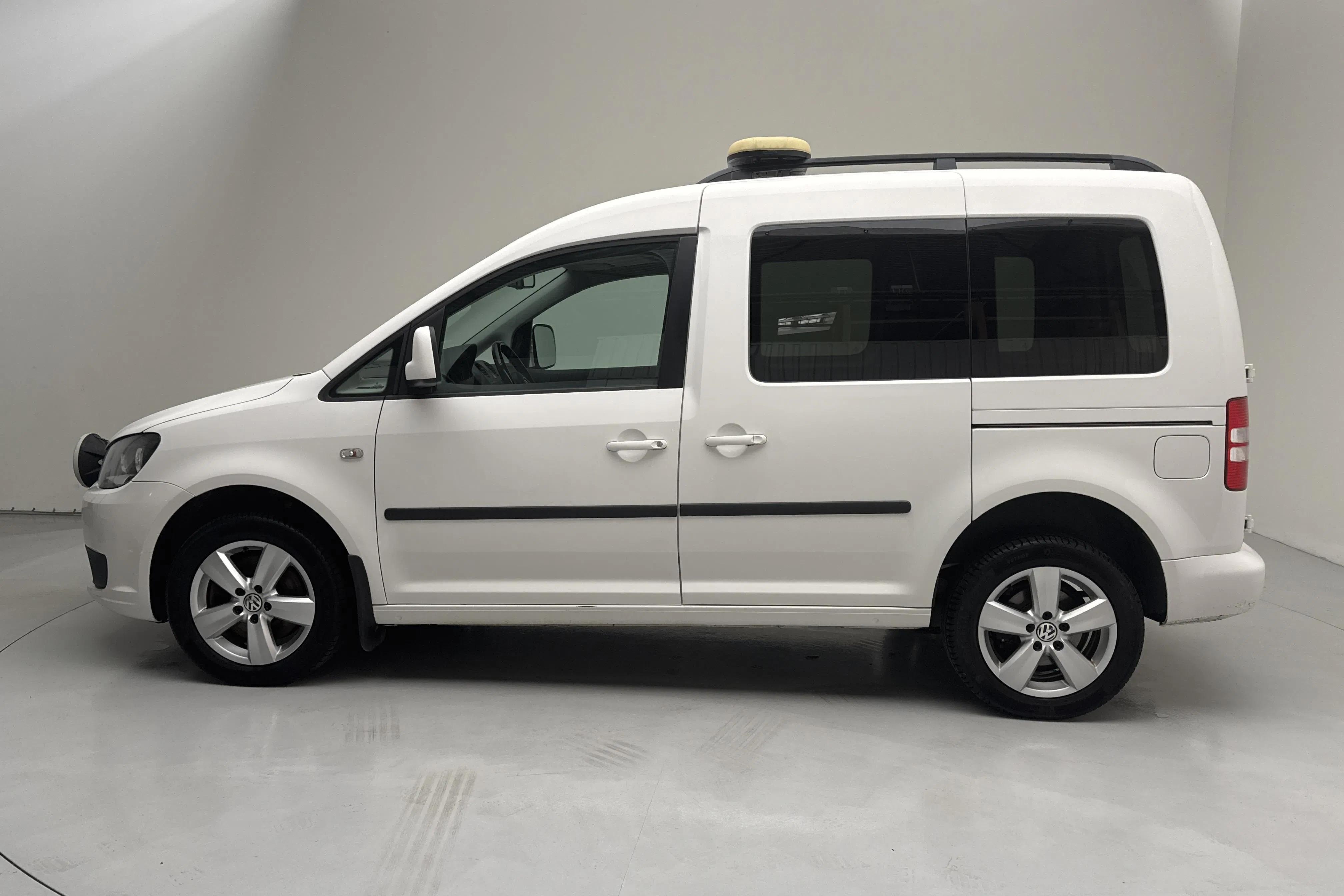 Presentation photo 2 of 14: VW Caddy Life 2.0 TDI 4Motion (140hk) - 127 840 km - Automatic - white - 2014
