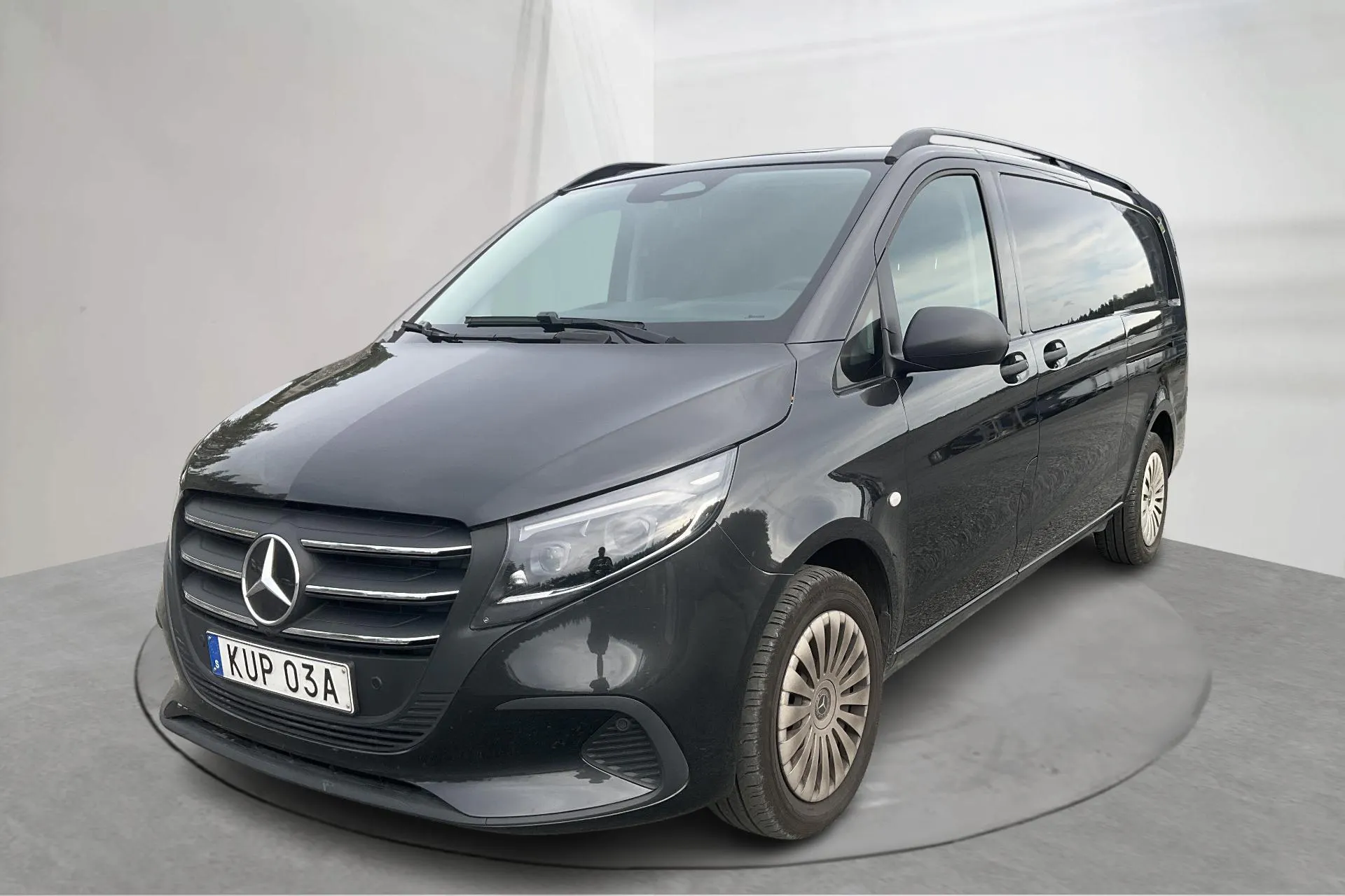 Presentation photo 1 of 15: Mercedes Vito 119 CDI 4MATIC W447 (190hk) - 25 940 km - Automatic - dark grey - 2026